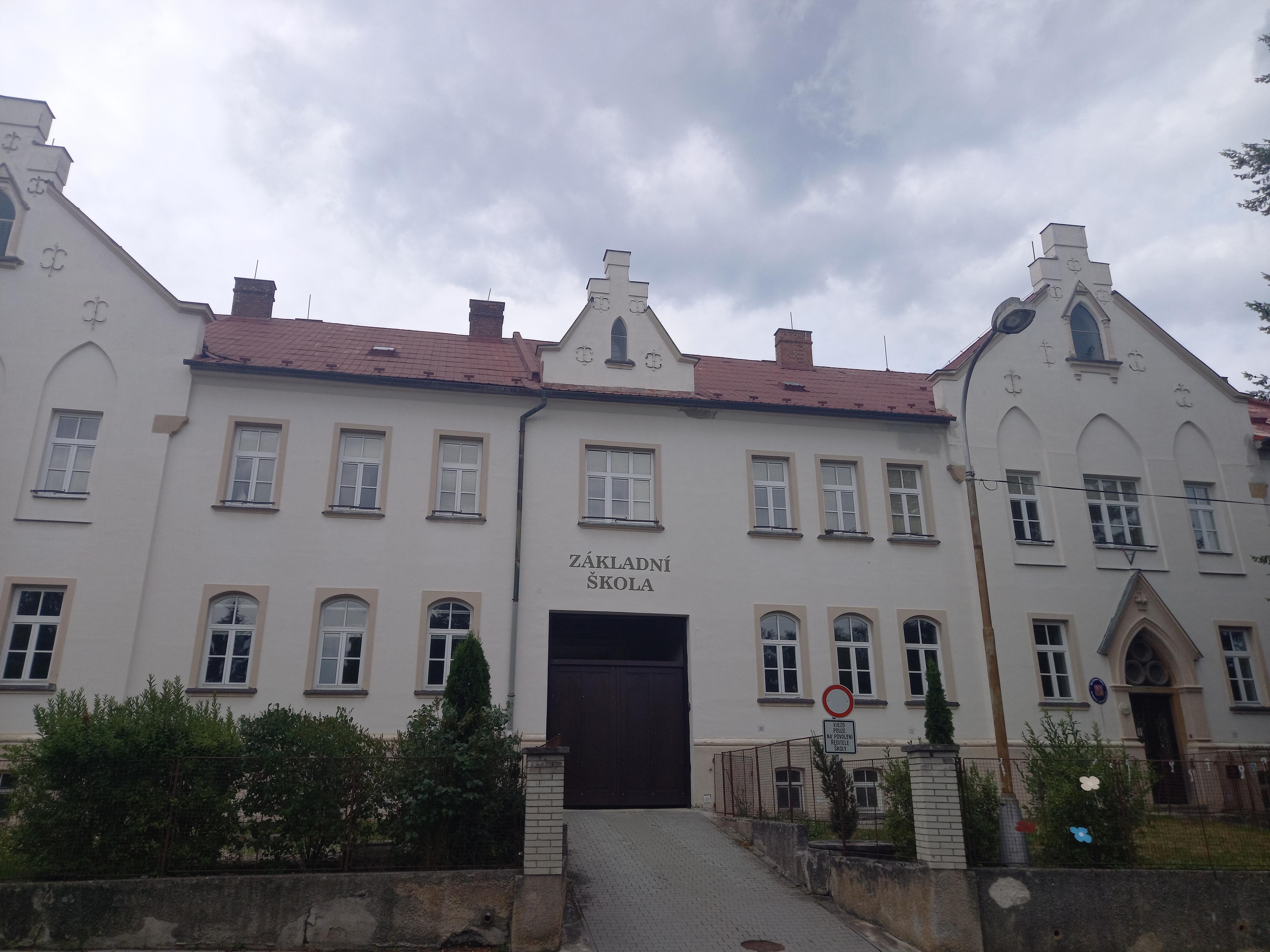 ZŠ a MŠ Olomouc, Dvorského