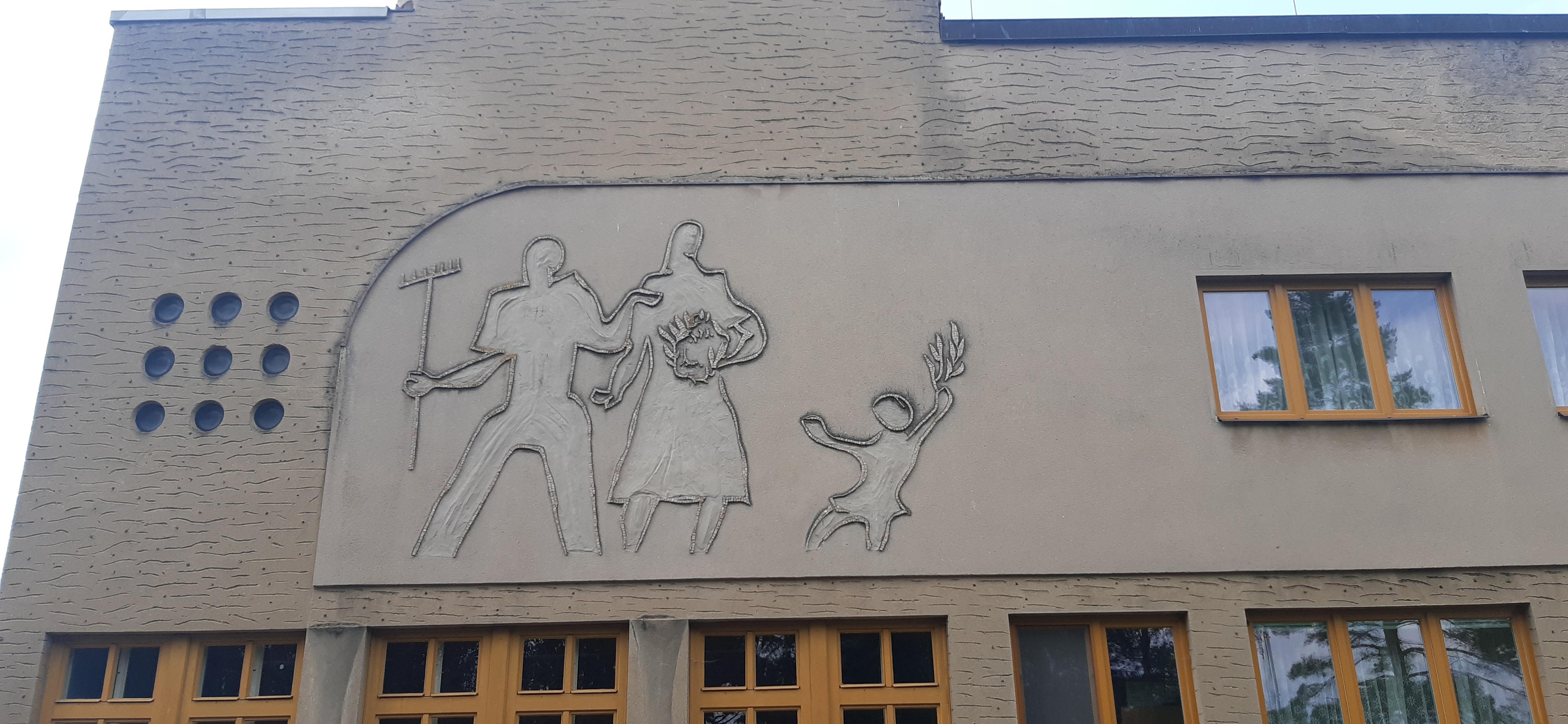 Mnich - obecní úřad foto 2