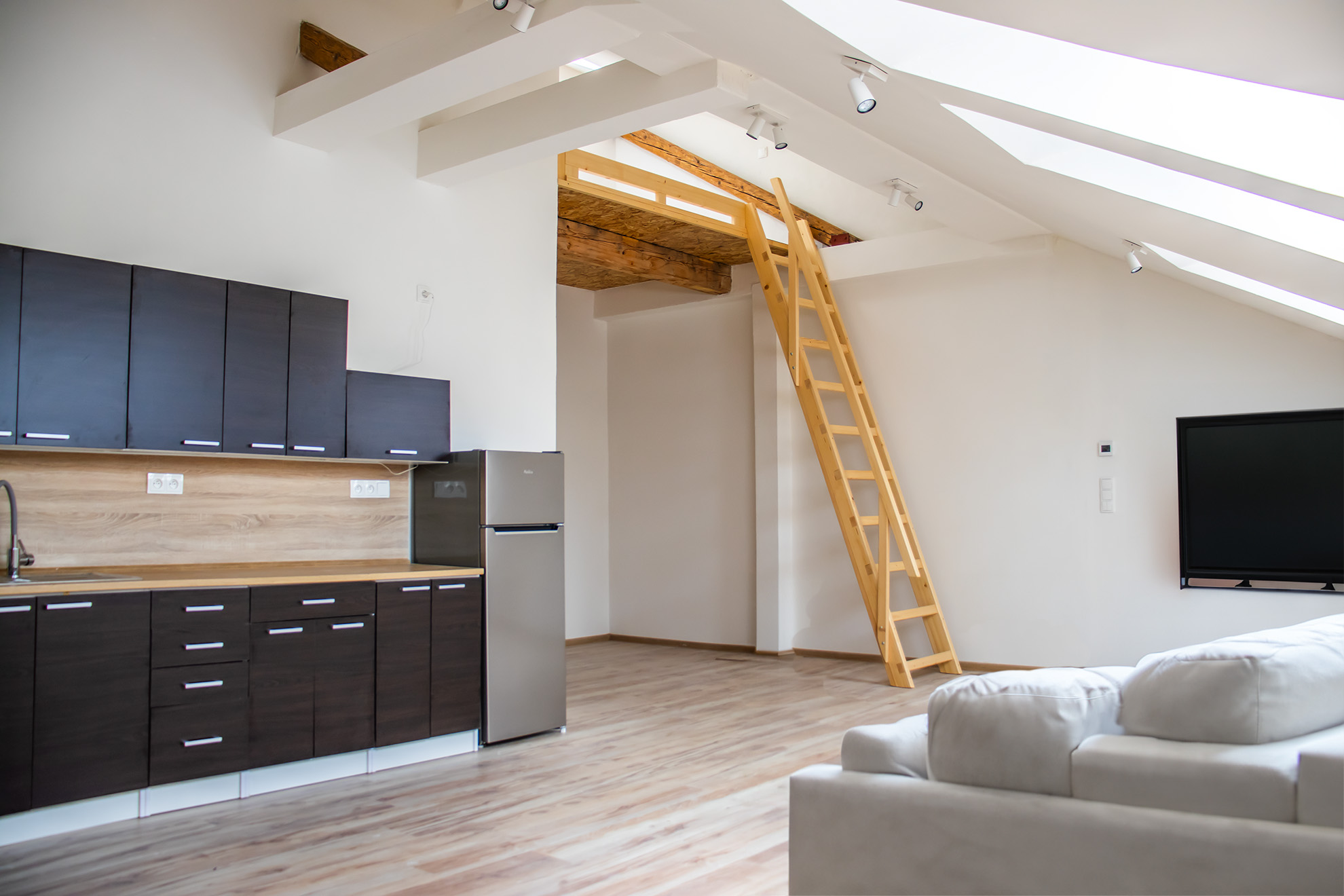 Dominika Jakubcová realitní makléřka foto 2