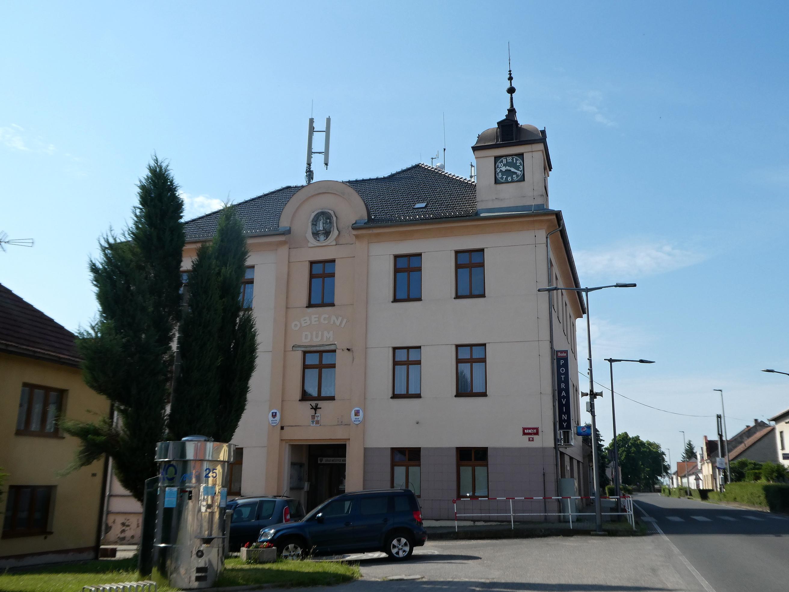 Křinec - úřad městyse foto 3