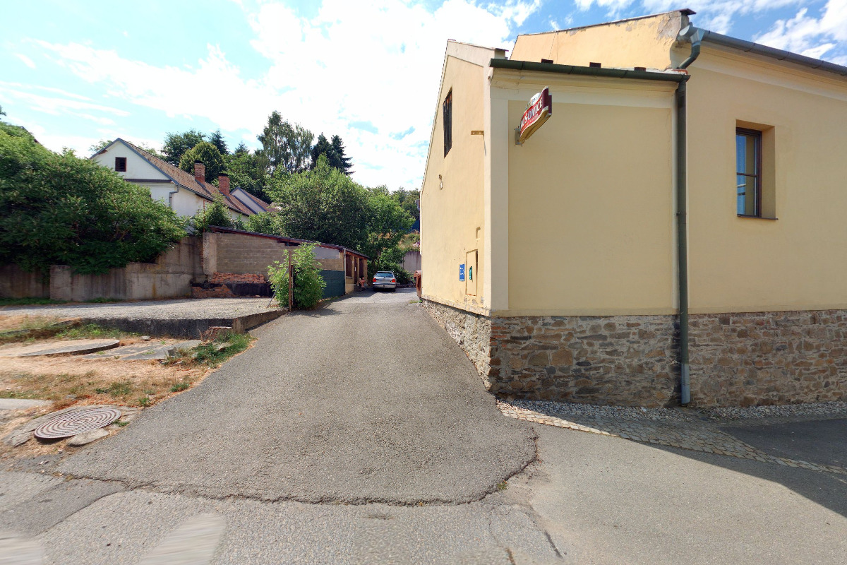 Hotel Bouzov - Nabíjecí stanice pro elektromobily