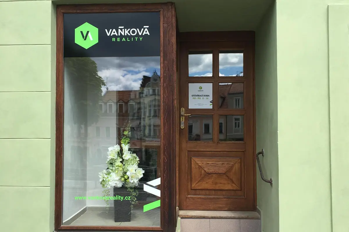 VAŇKOVÁ REALITY
