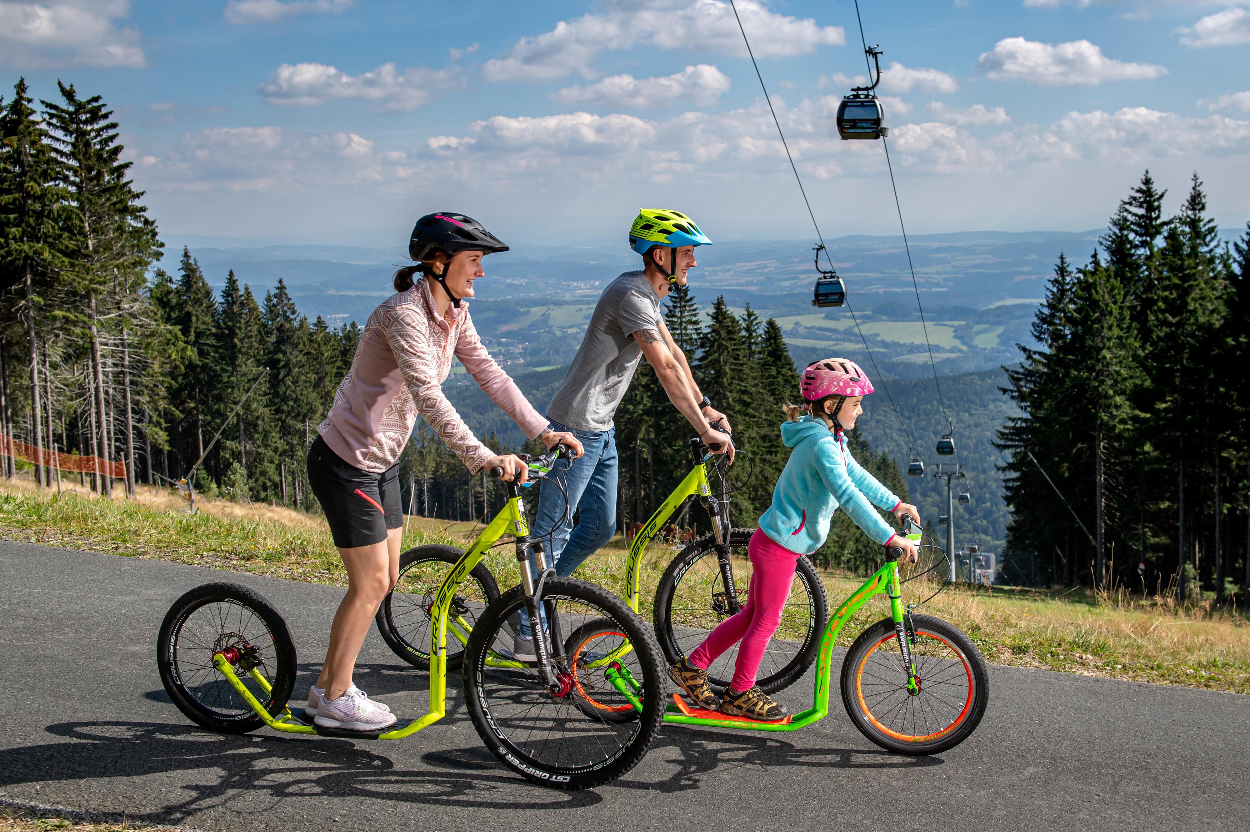 Půjčovna koloběžek Černá hora - horní stanice | SkiResort Live