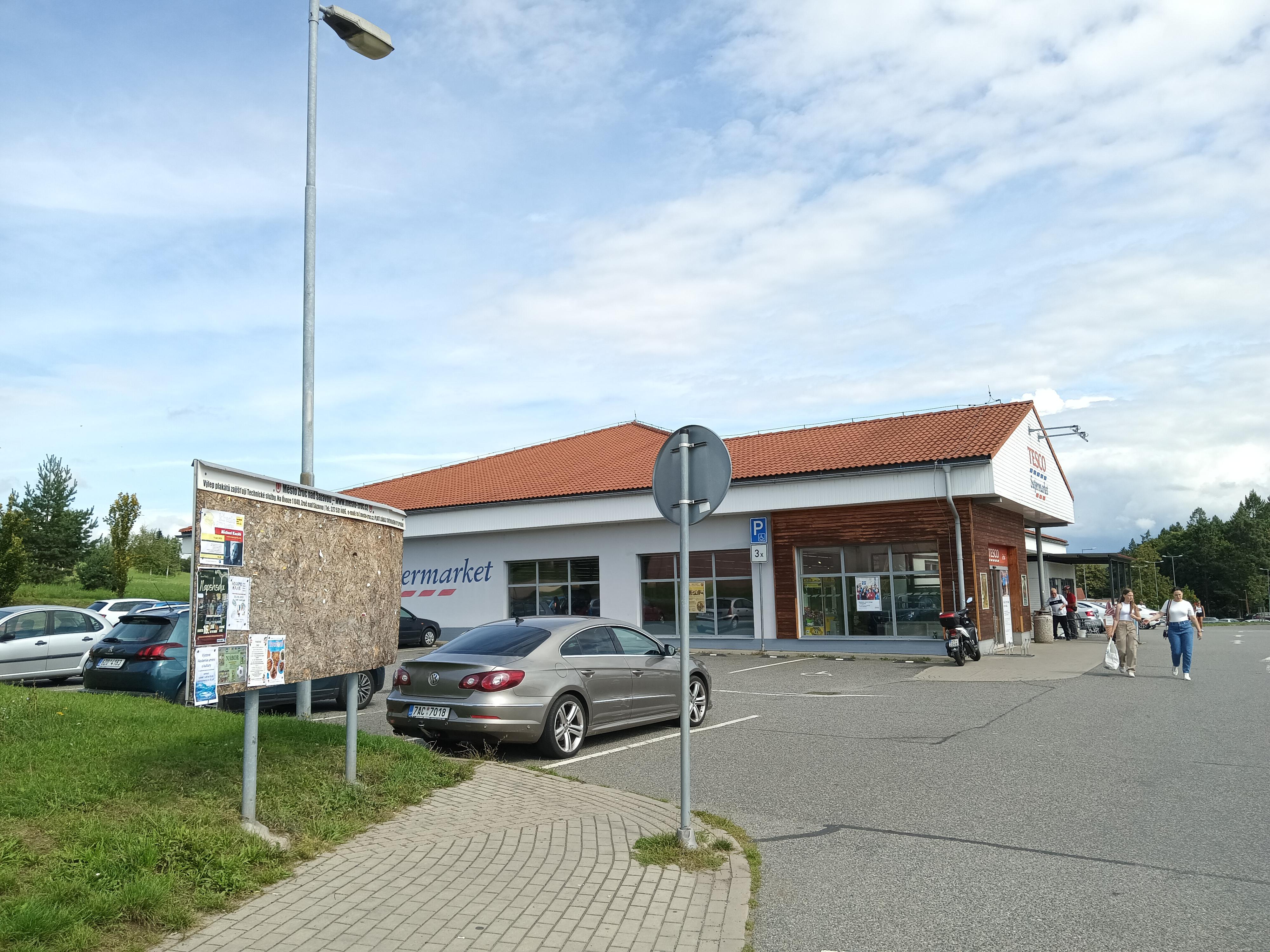 Tesco Supermarket foto 2