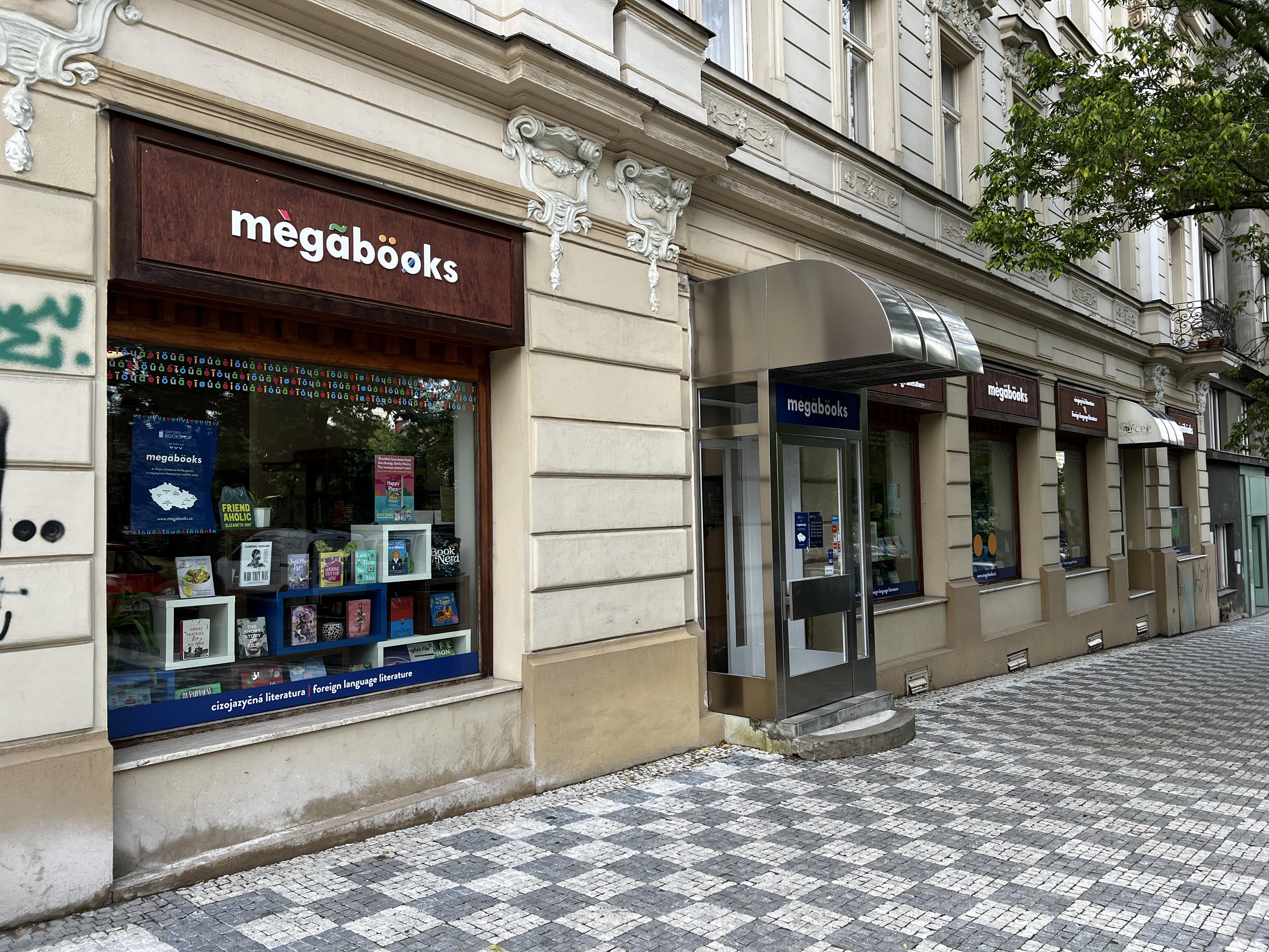 Knihkupectví Megabooks Praha Korunní foto 3