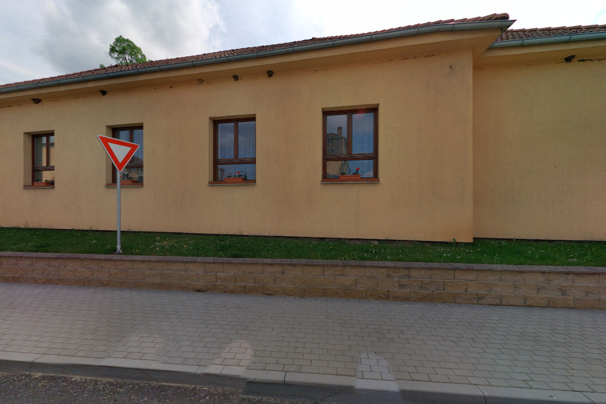 Uherčice - obecní úřad foto 6