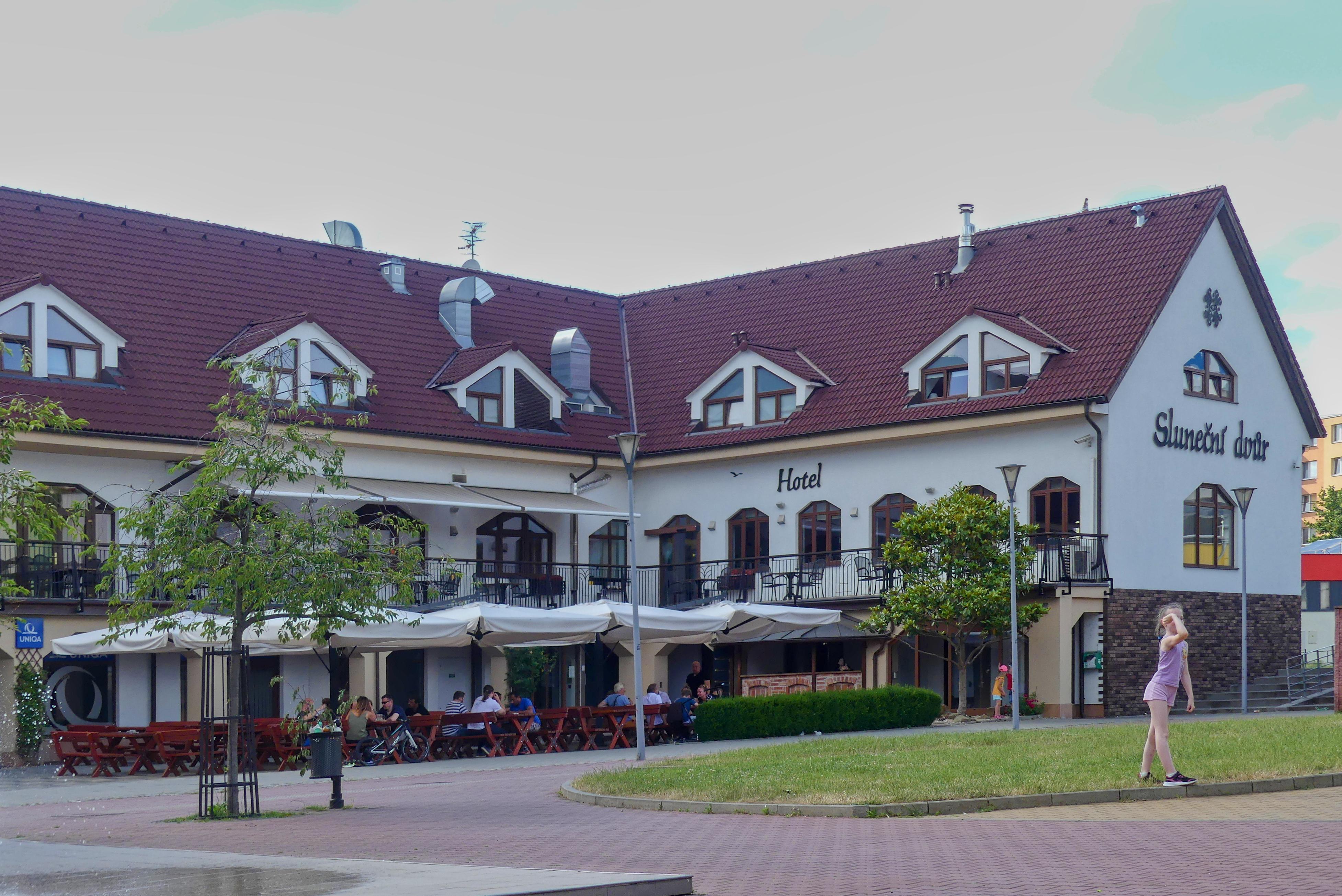 Restaurace Sluneční dvůr foto 2