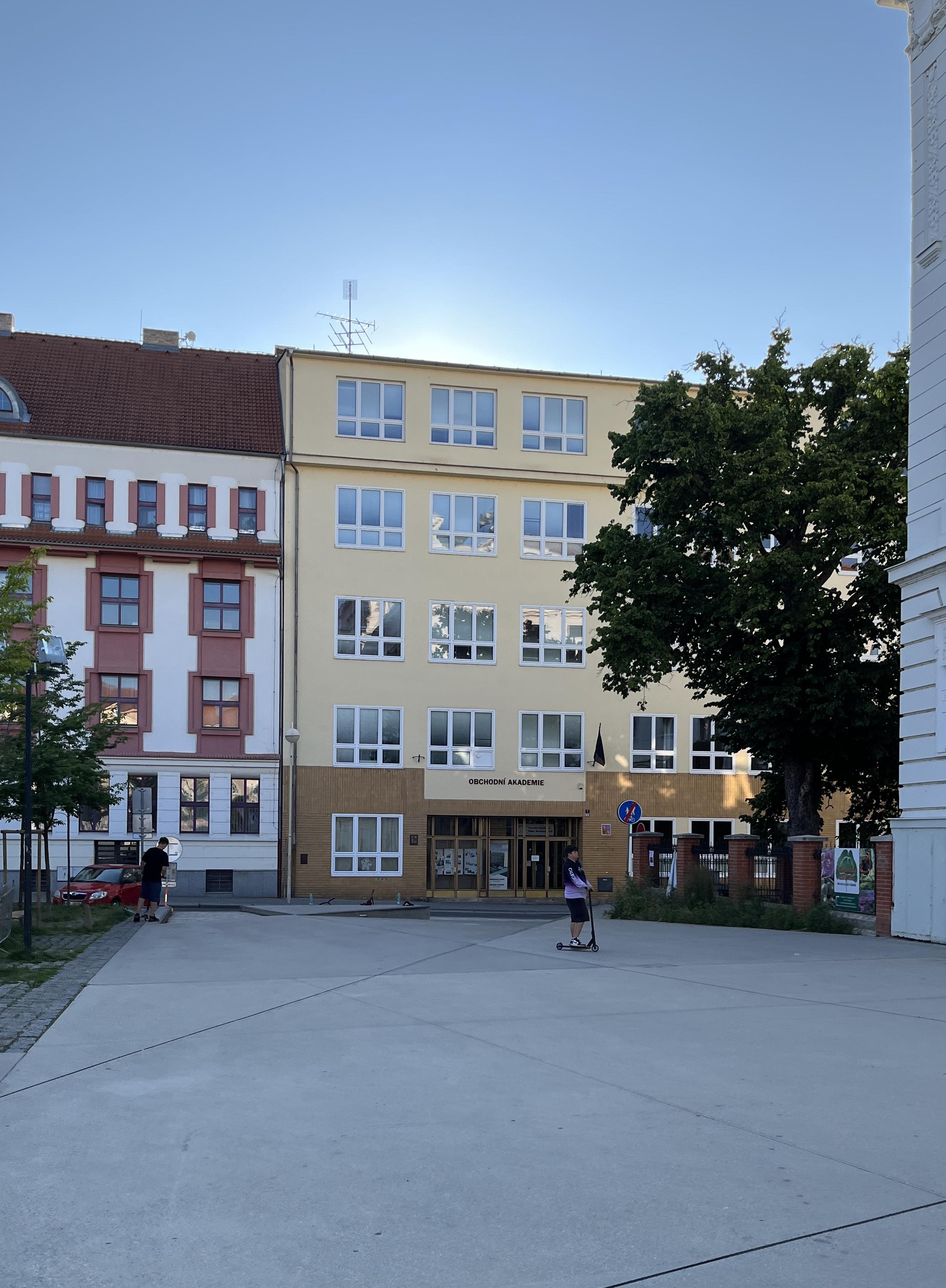 Obchodní akademie, Tábor, Jiráskova 1615 foto 2