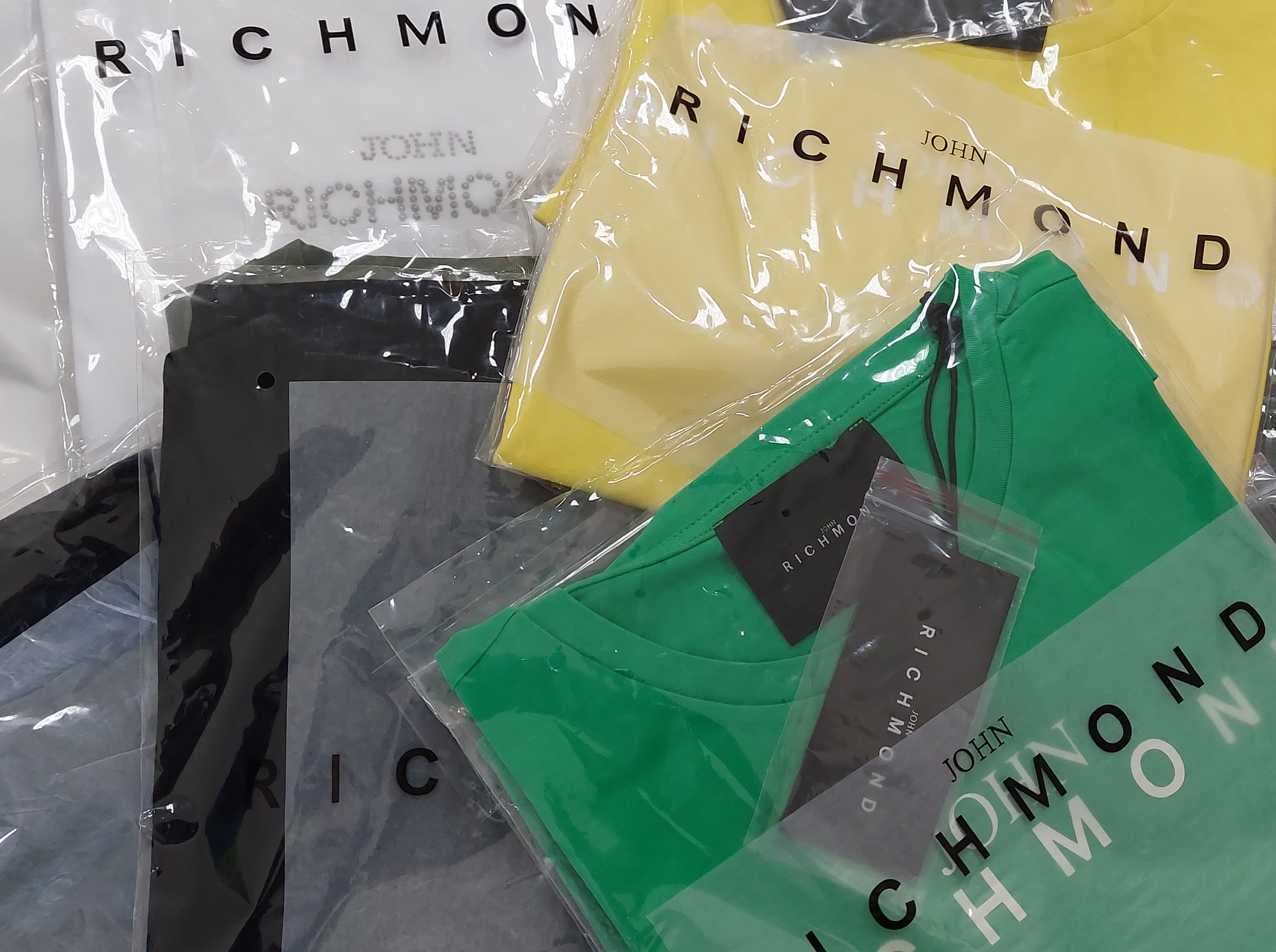 Luxury Fashion Outlet foto 2