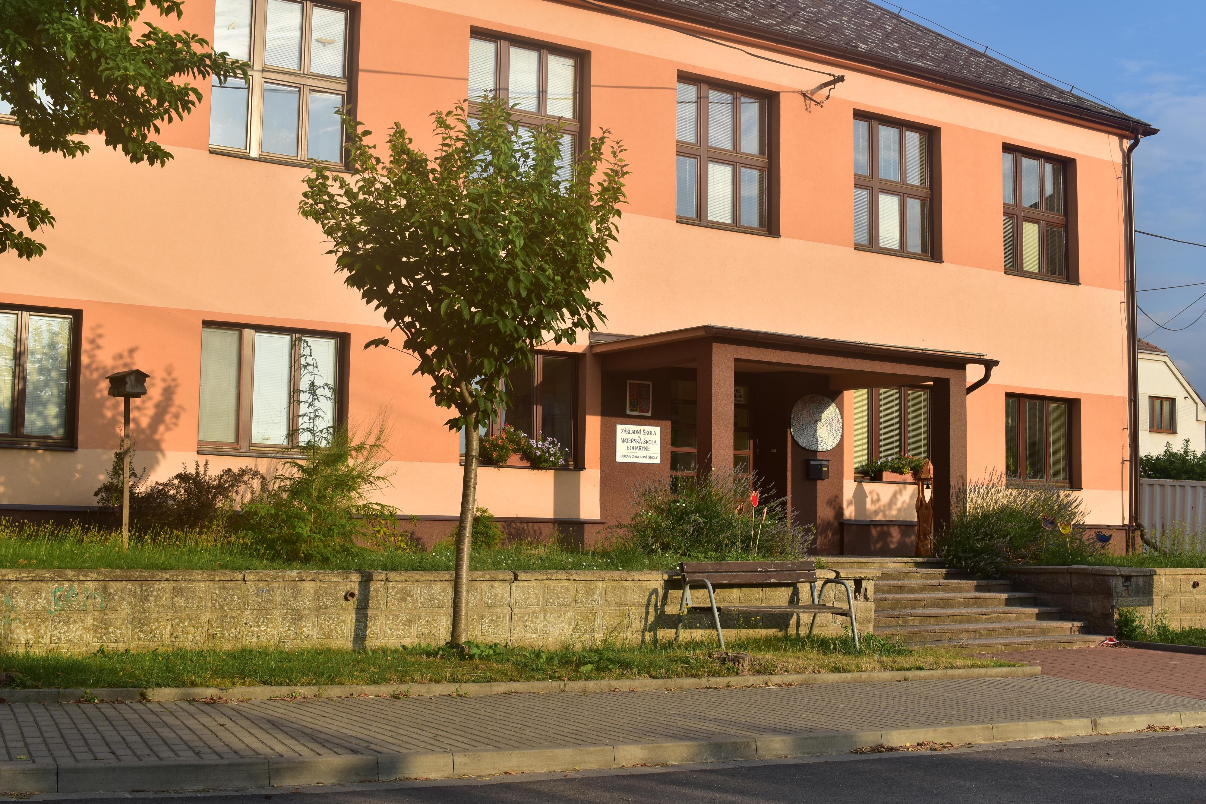 Základní škola a mateřská škola Boharyně foto 2