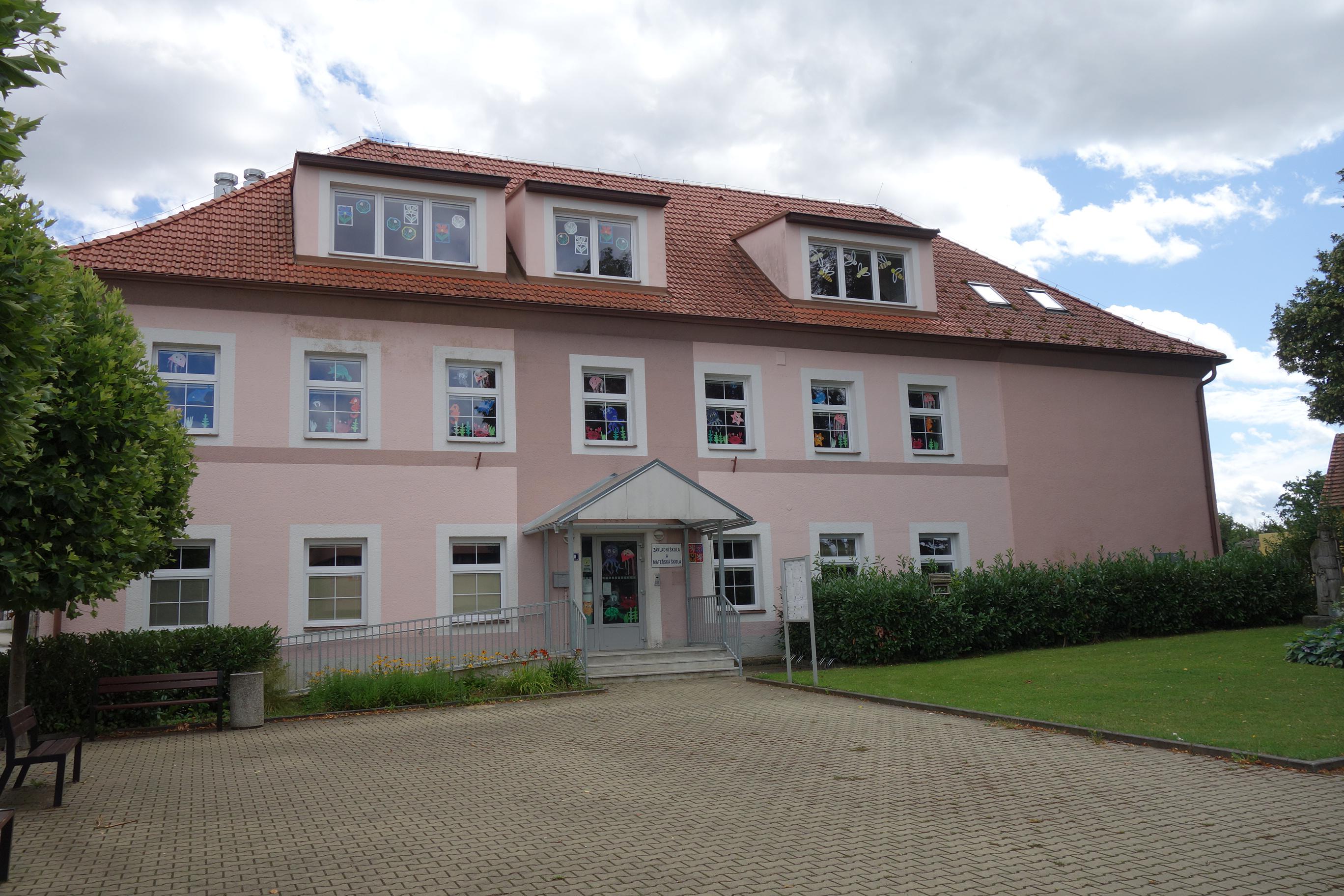 Základní škola Střelské Hoštice