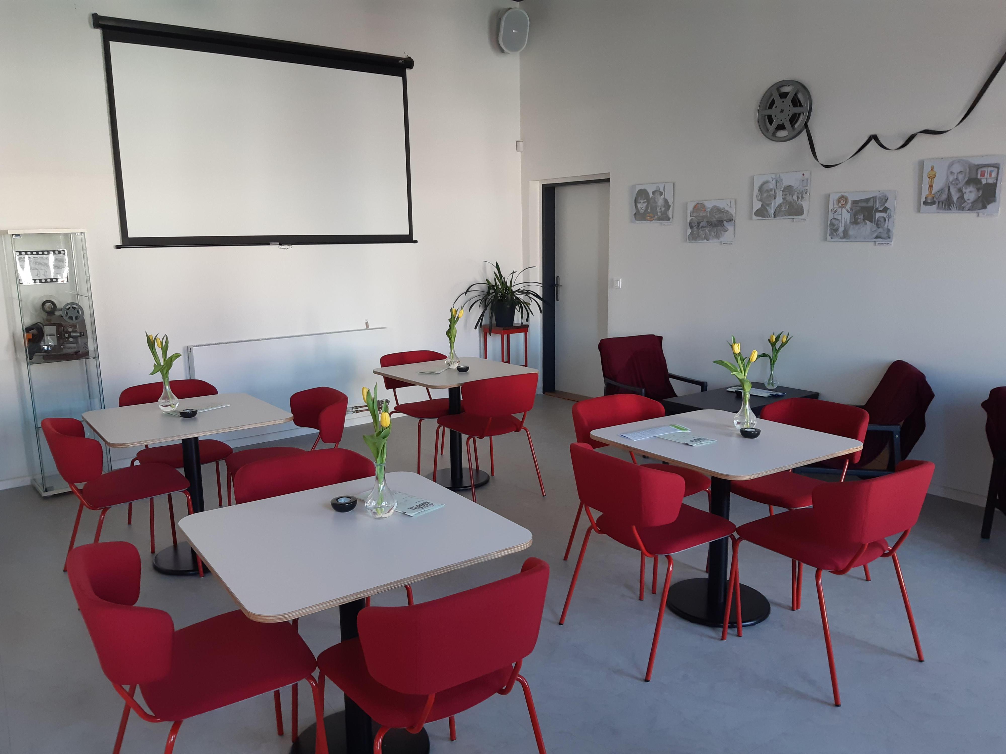 Kinokavárna Heřmanův Městec foto 1