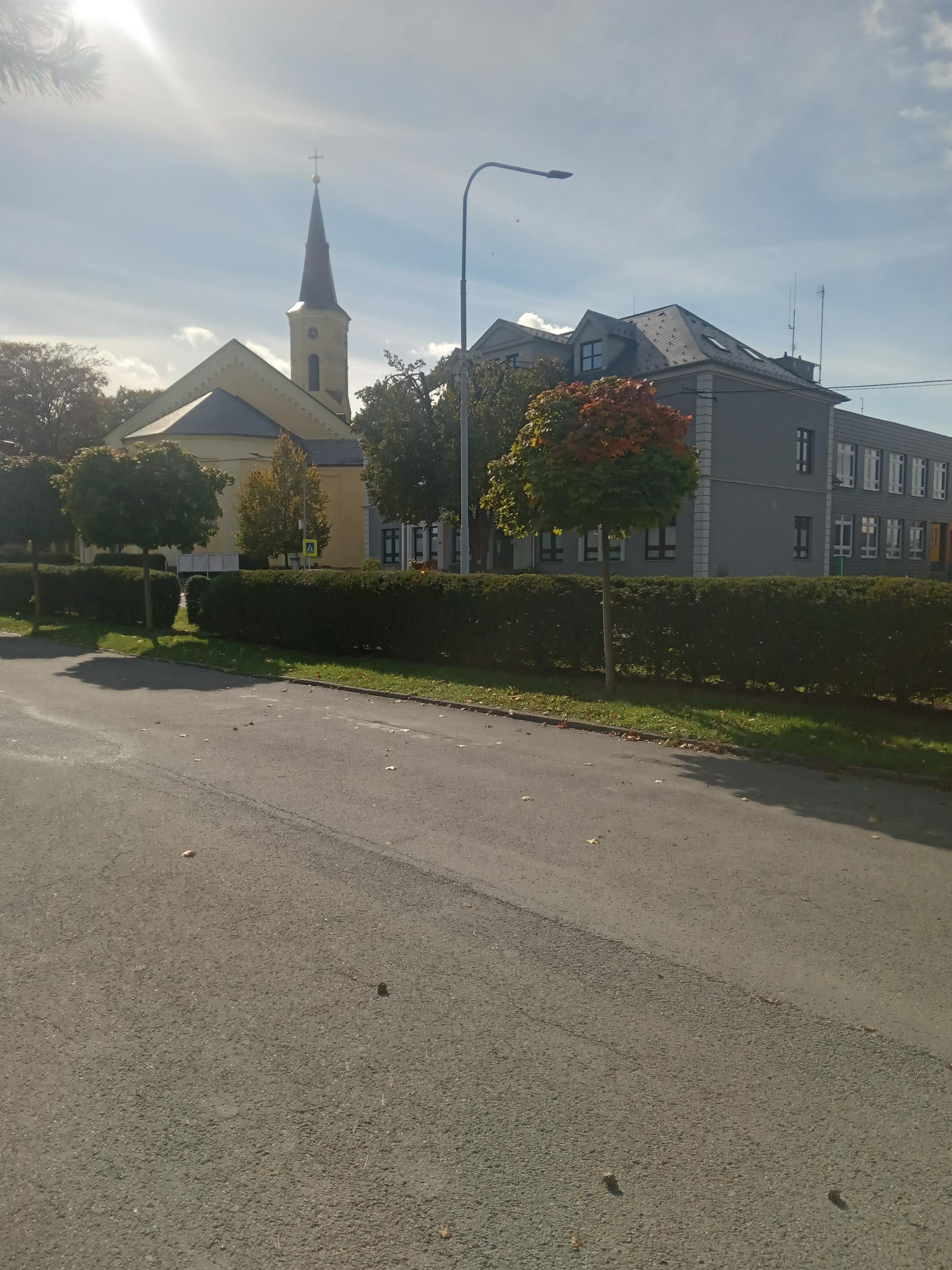 Hrabyně - obecní úřad foto 2