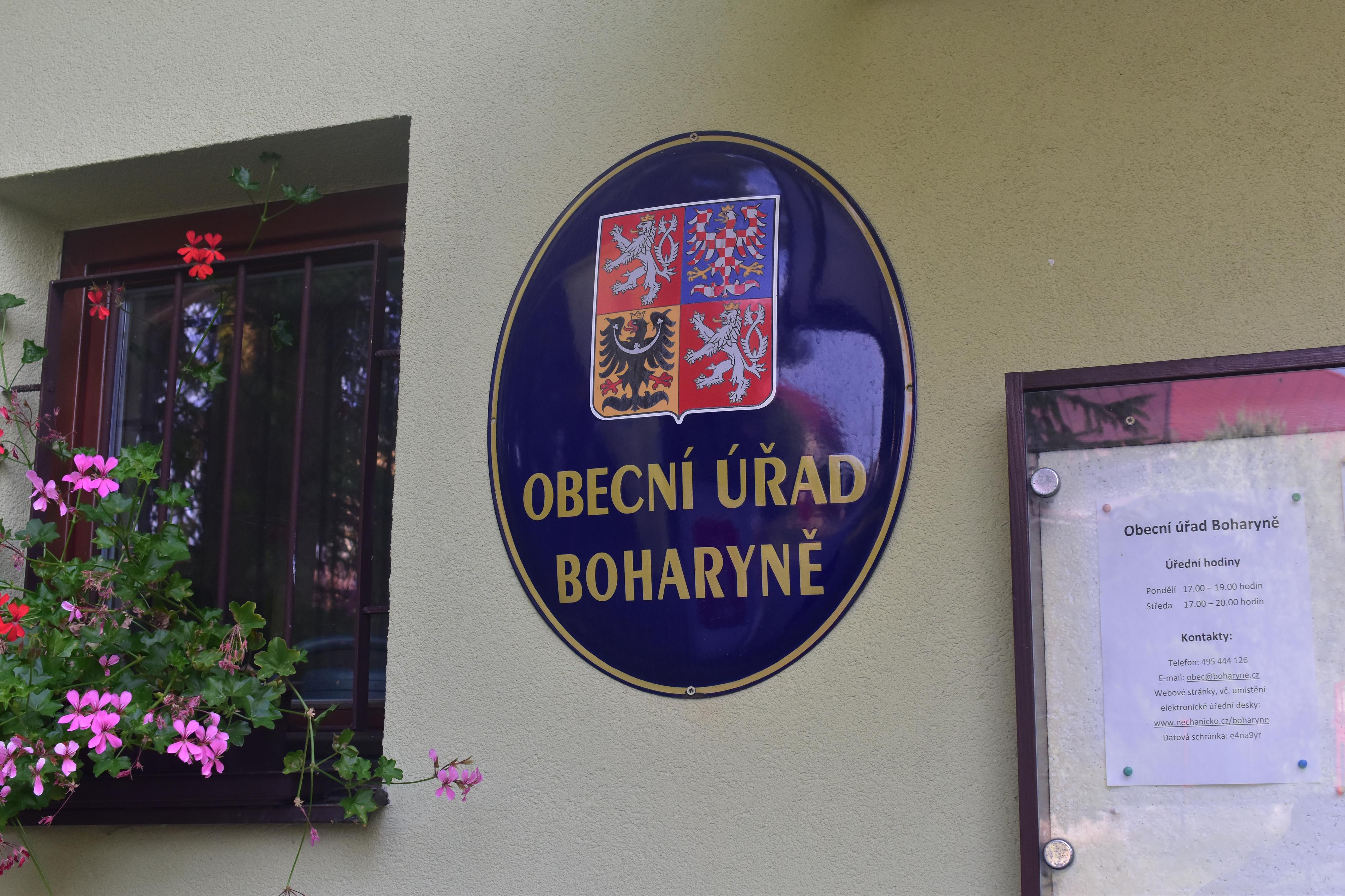 Boharyně - obecní úřad foto 4