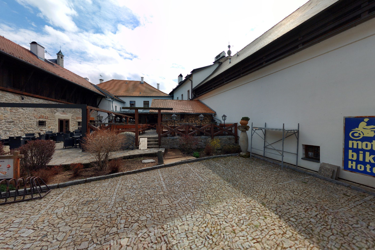 Nabíjecí stanice Turistické informační centrum Rožmberk nad Vltavou - Hotel u Martina foto 5