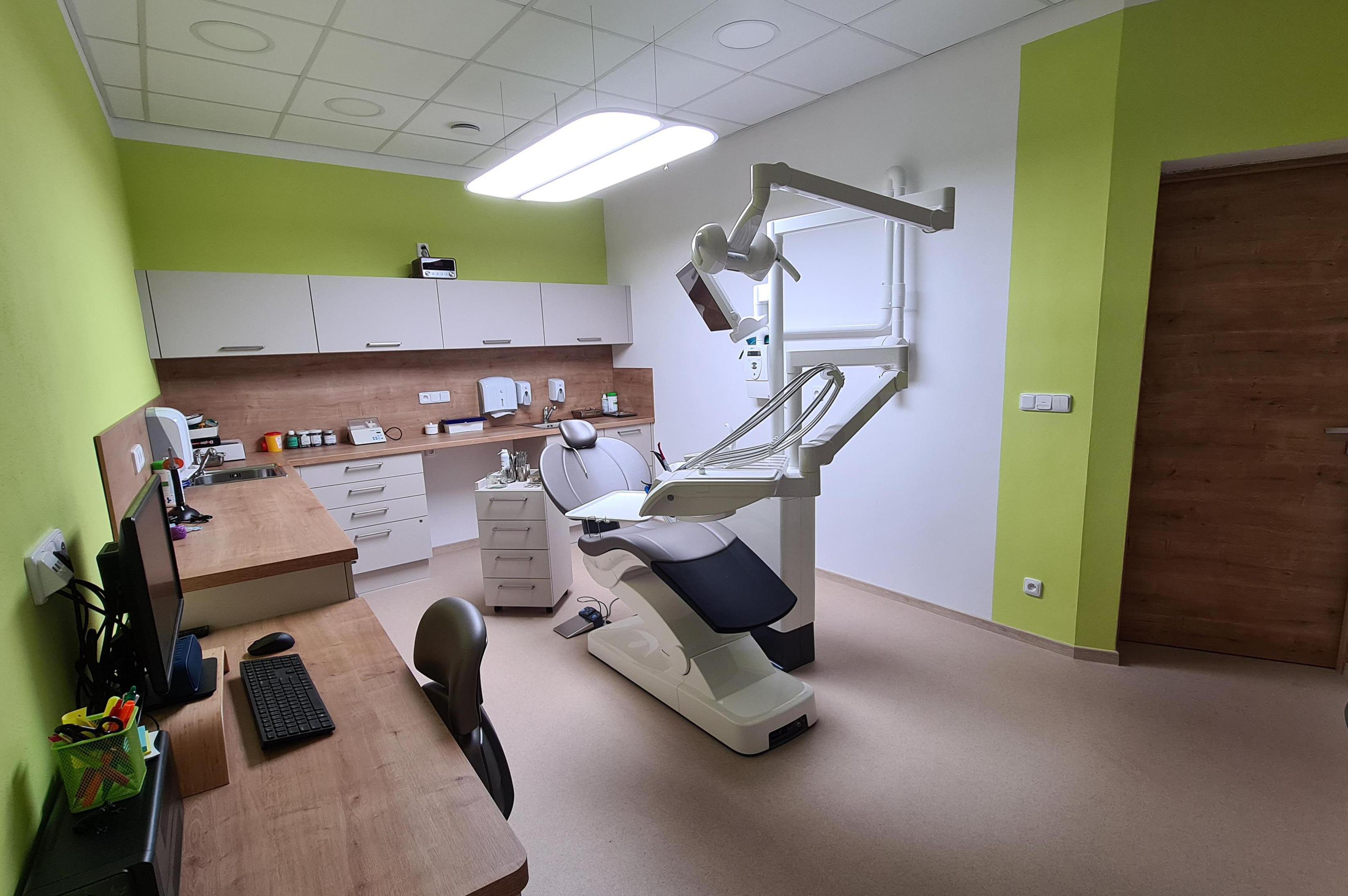 Stomatologická ordinace Curatio dentium s.r.o. (MDDr. Martina Riedlová) foto 5