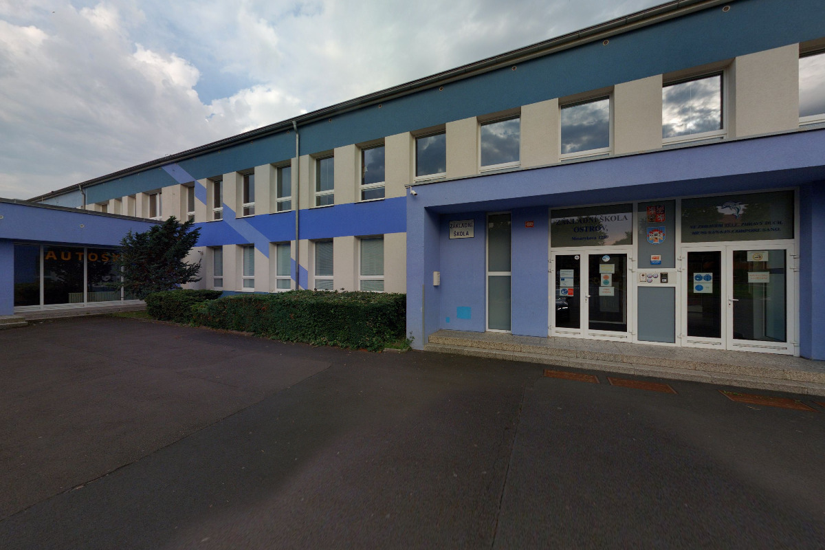 Plavecká školička Jany Bezděkovské - DELFÍNCI