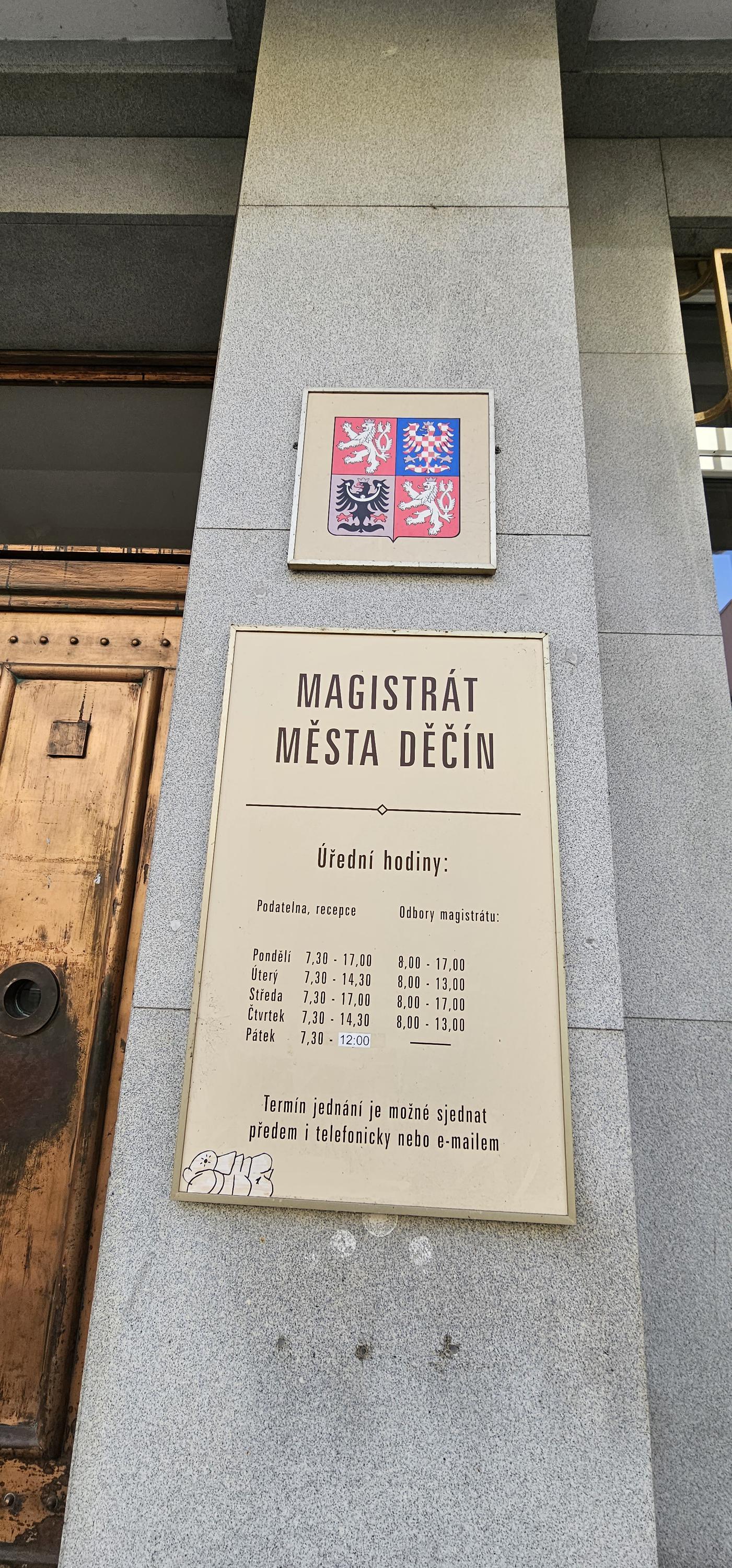 Magistrát města Děčín - Odbor správních činností a živnostenský úřad foto 2