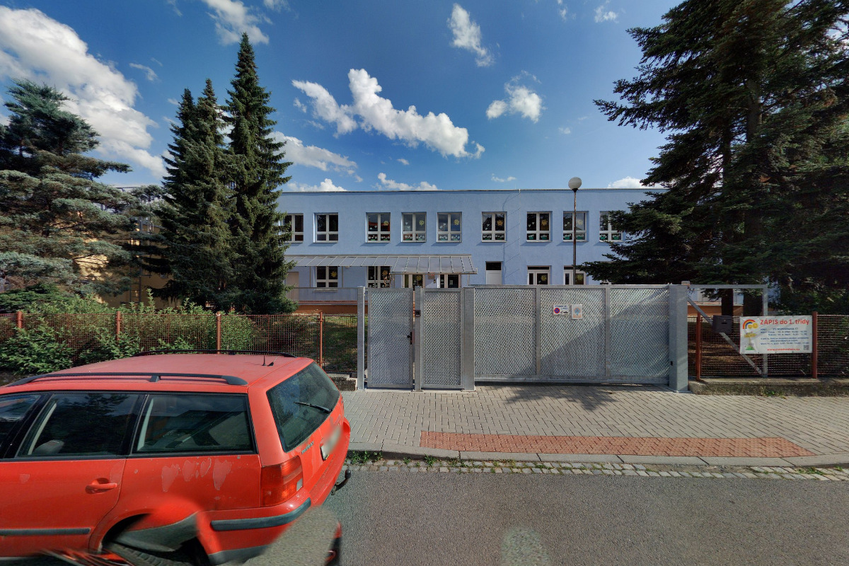 ZŠ a MŠ Olomouc, Husitská