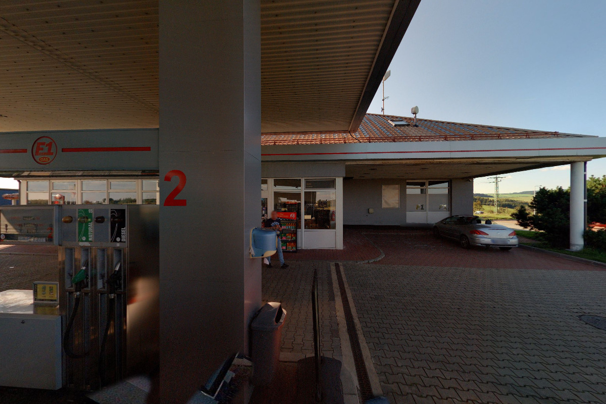 Občerstvení na čerpací stanici foto 3