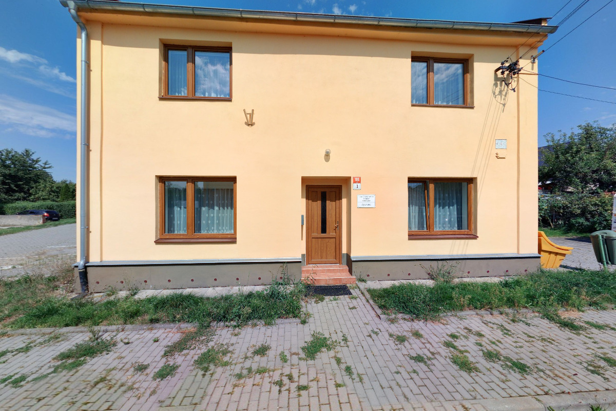 KERAMIKA ÚJEZDEC, z. s.