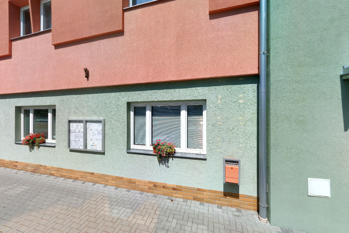 Jesenec - obecní úřad foto 3