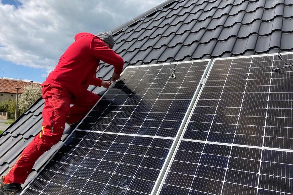 Solární ohřev vody včetně montáže za 60 000 Kč