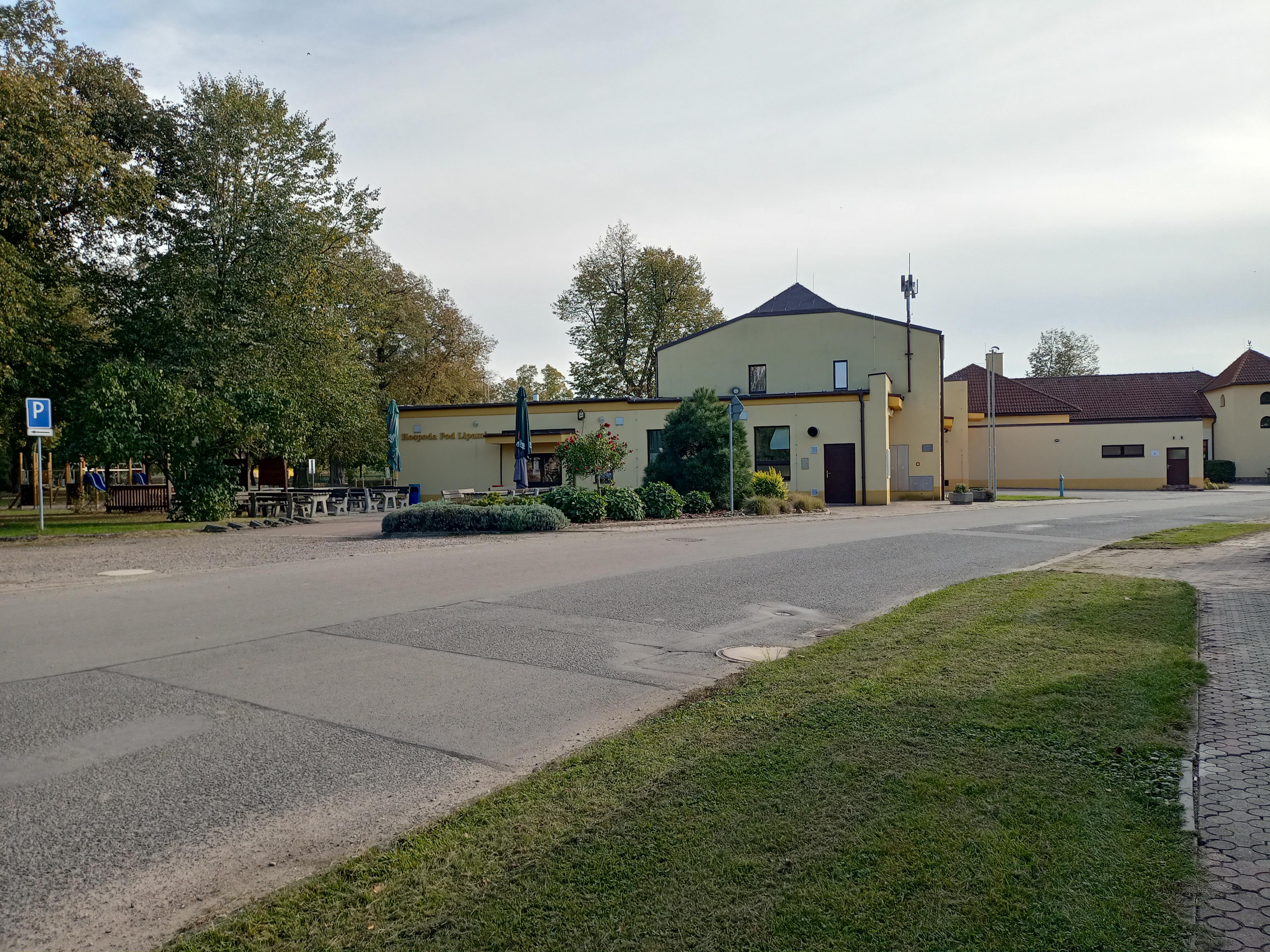 Obecní hospoda pod Lipami