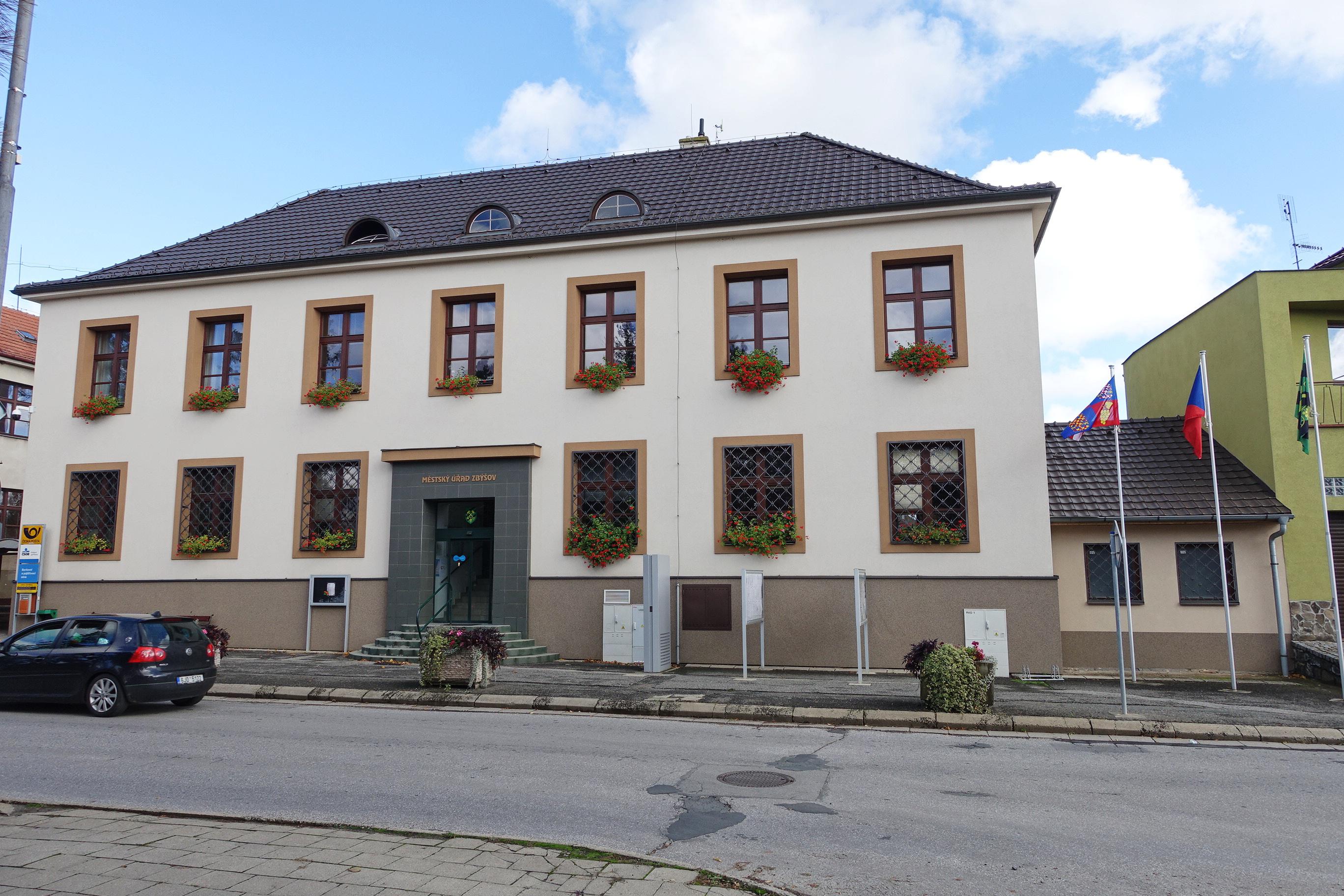 Zbýšov - městský úřad foto 2