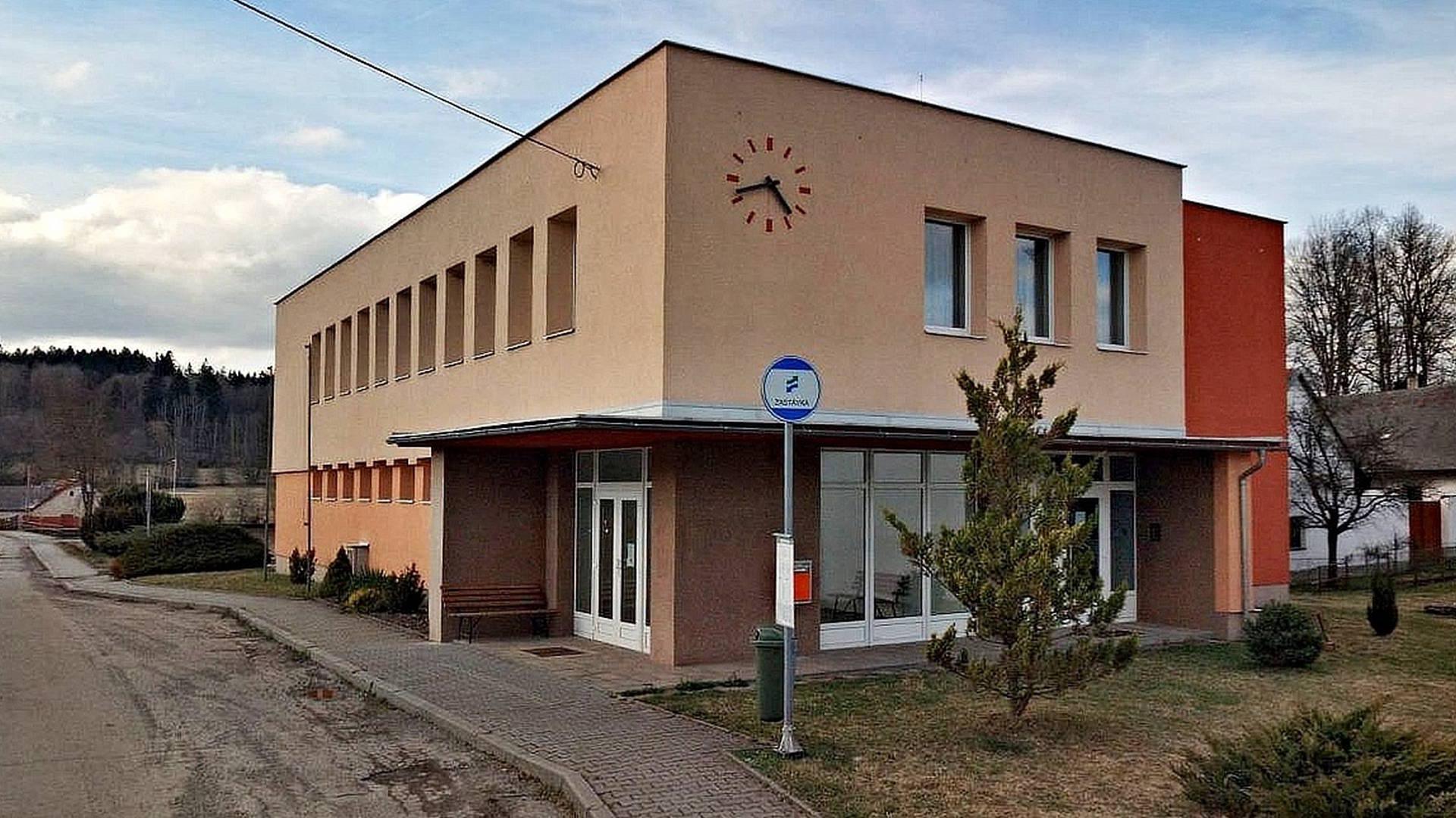 Jihlávka - obecní úřad foto 1