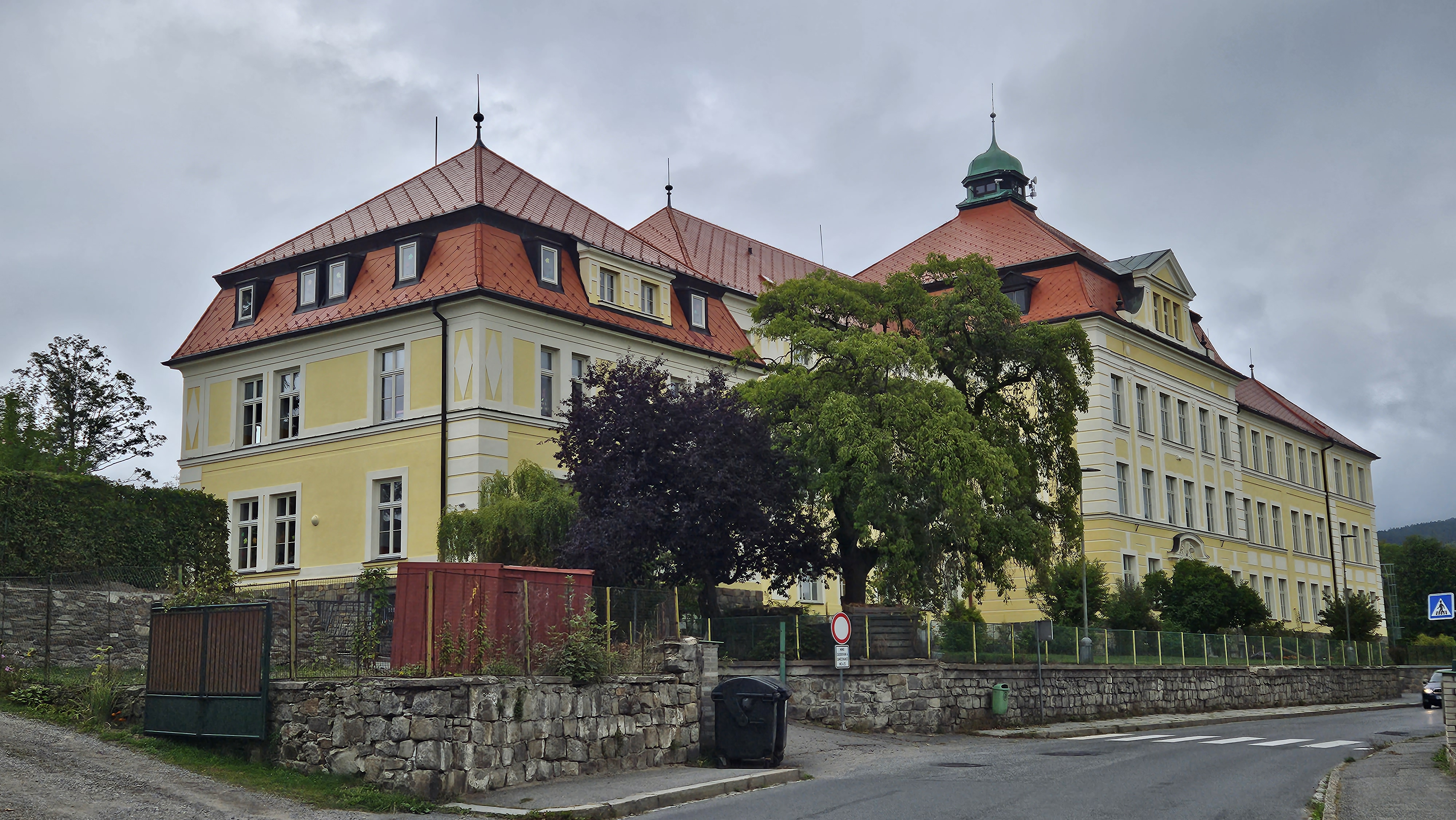 ZŠ, ZUŠ a MŠ Kašperské Hory - Vimperská foto 2