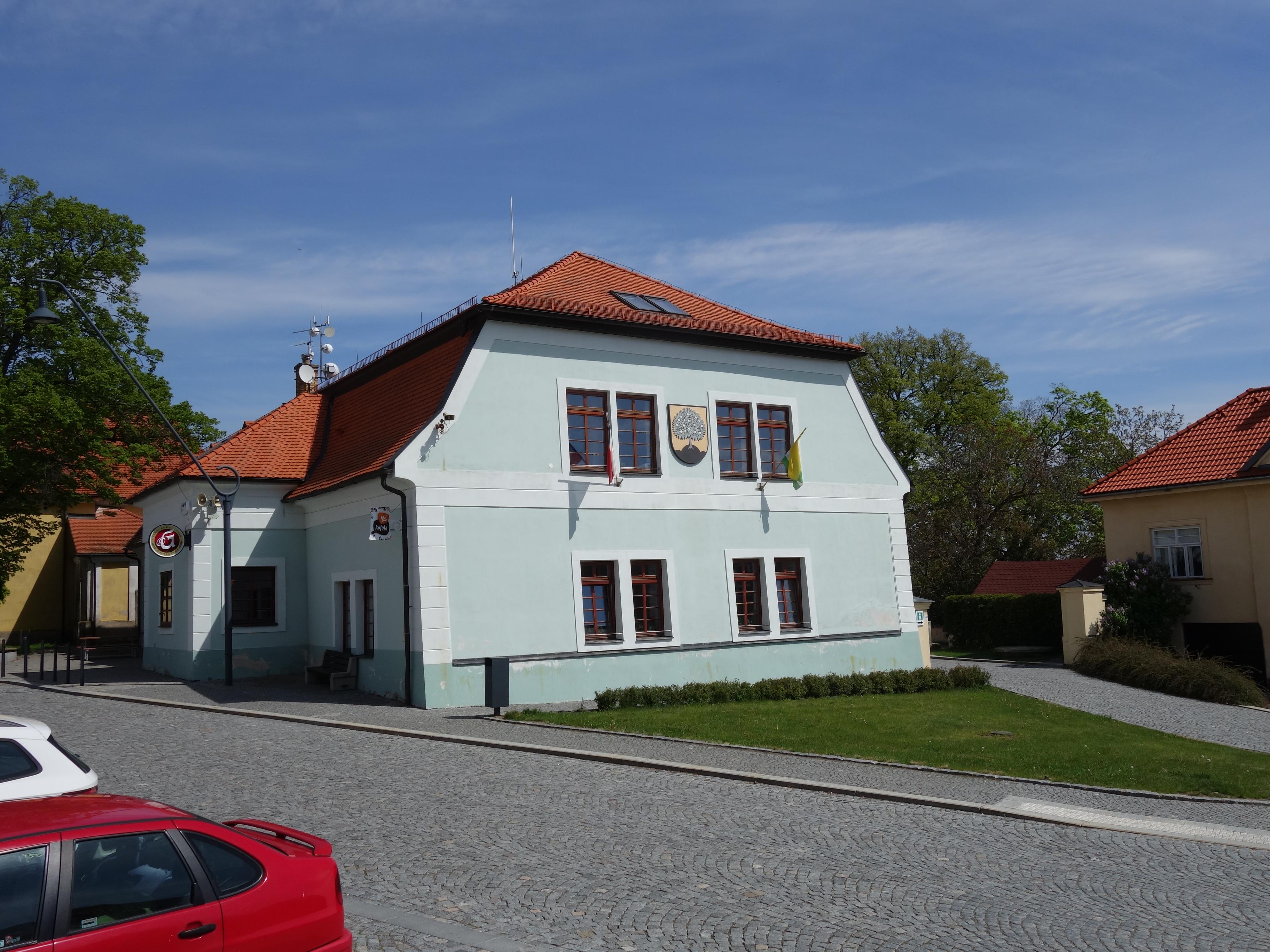 Nasavrky - městský úřad foto 5
