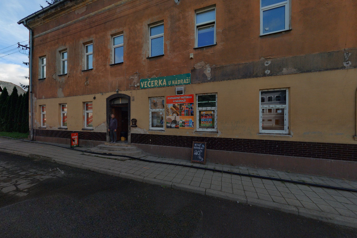 Večerka u nádraží