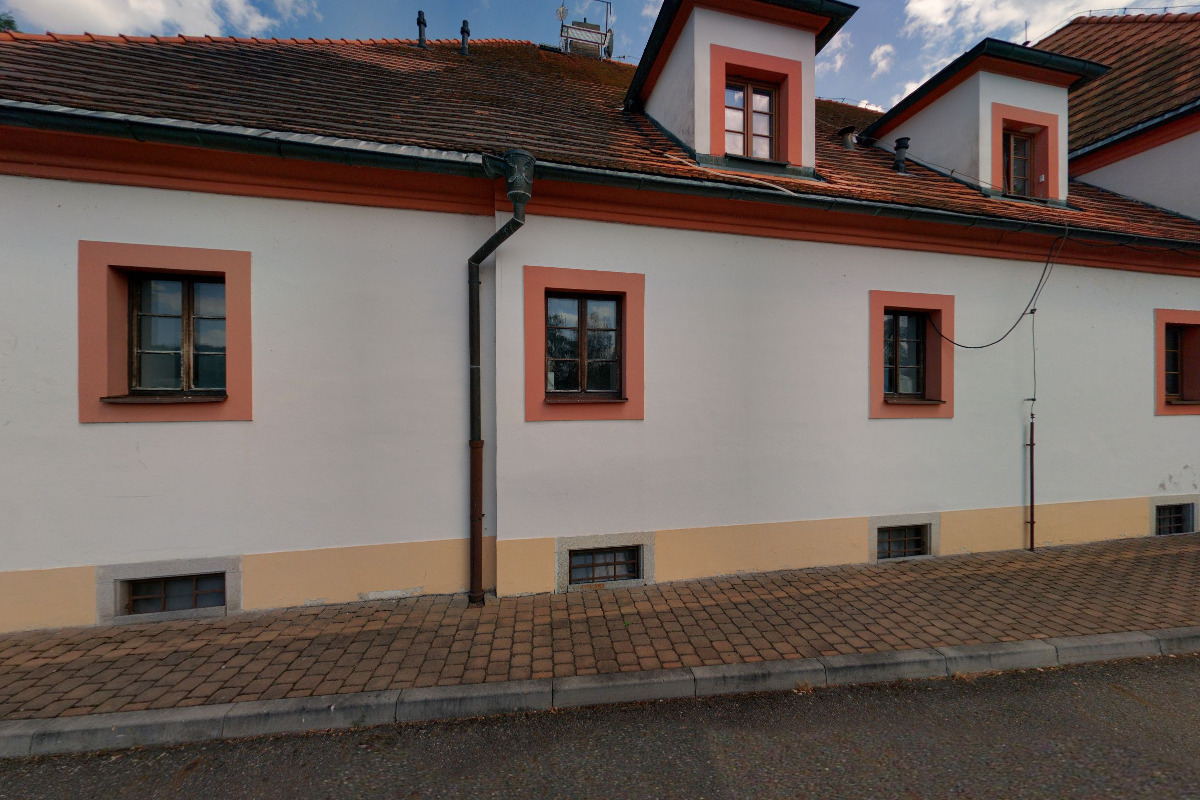 Místní lidová knihovna Lnáře foto 2