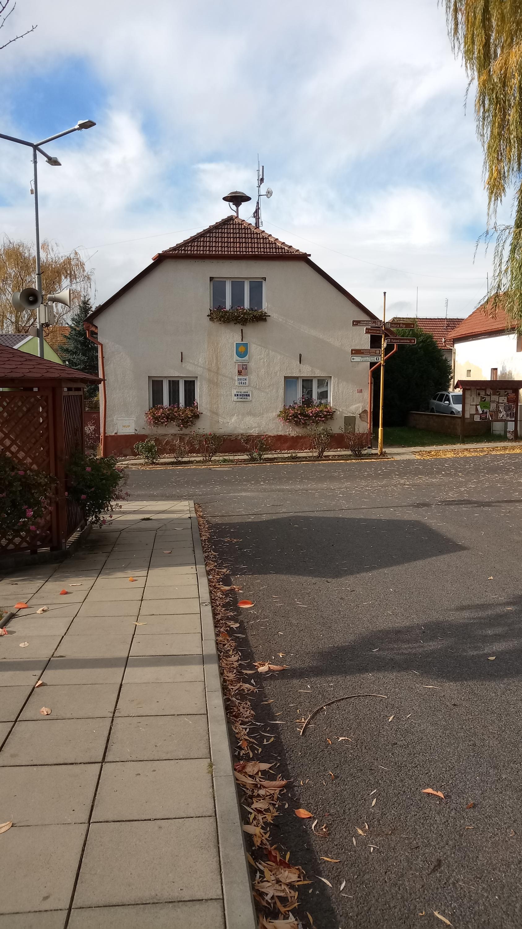 Ctiněves - obecní úřad foto 3