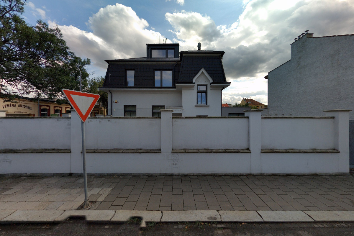 MUDr. Helena Lošťáková