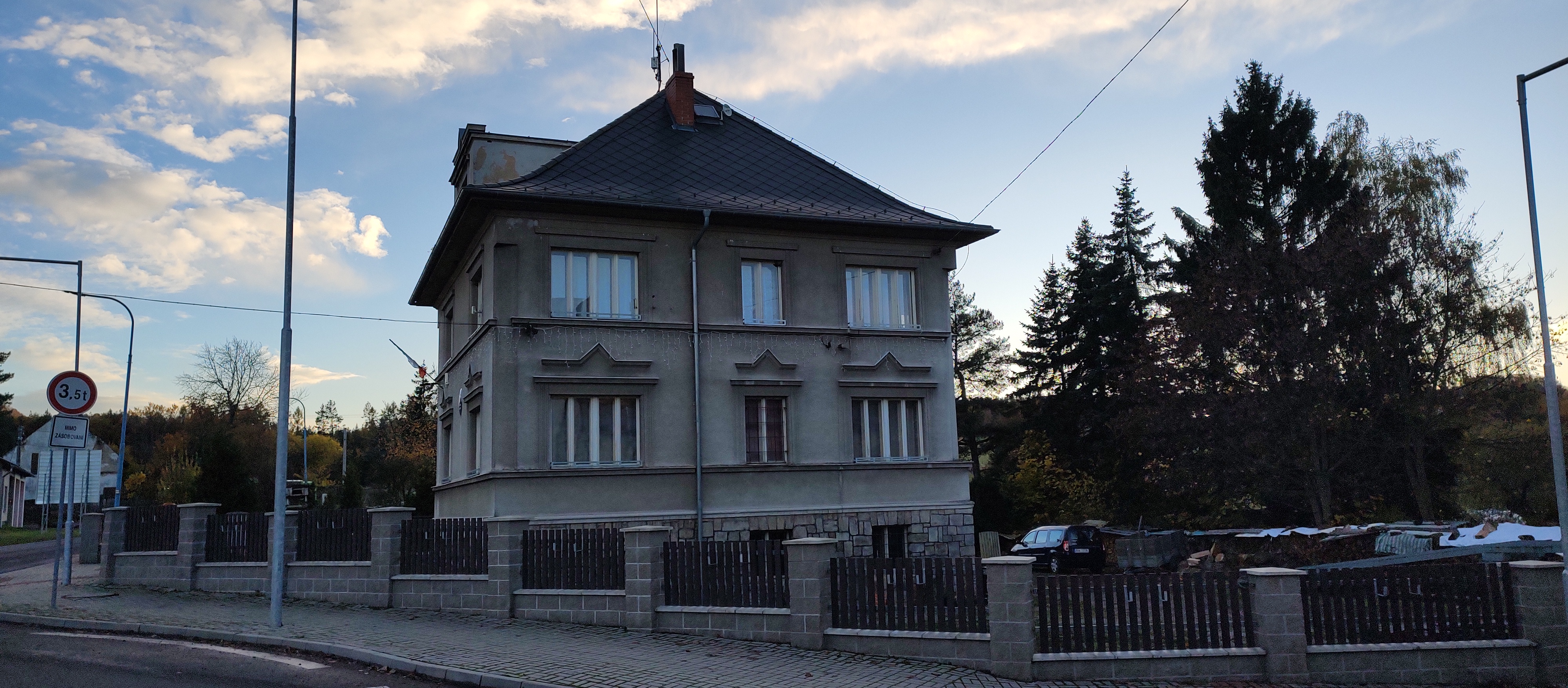 Lovečkovice - obecní úřad foto 6