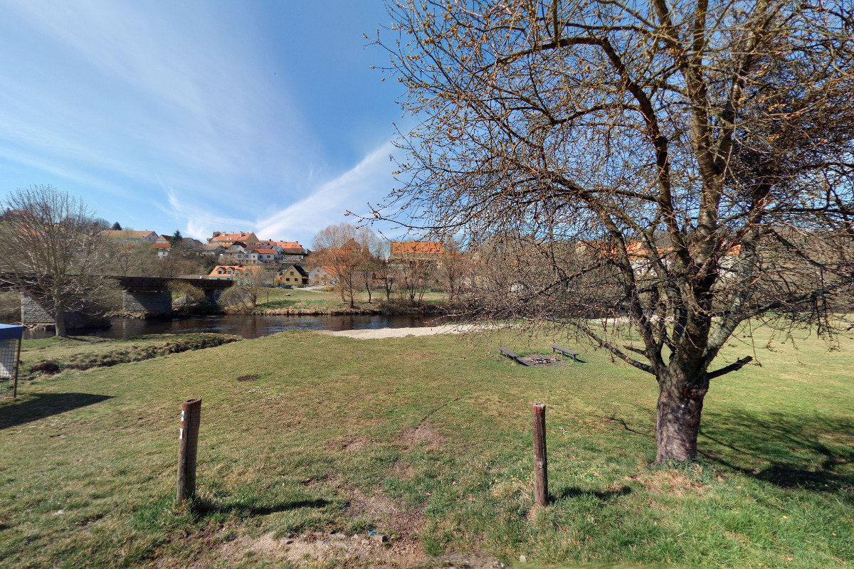 Půjčovna lodí a raftů Potápka foto 2