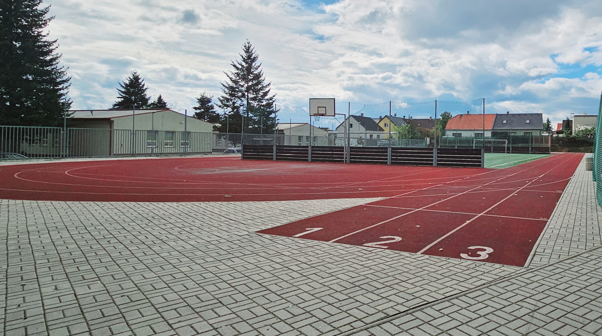 ZŠ a MŠ Vroutek, okres Louny foto 4