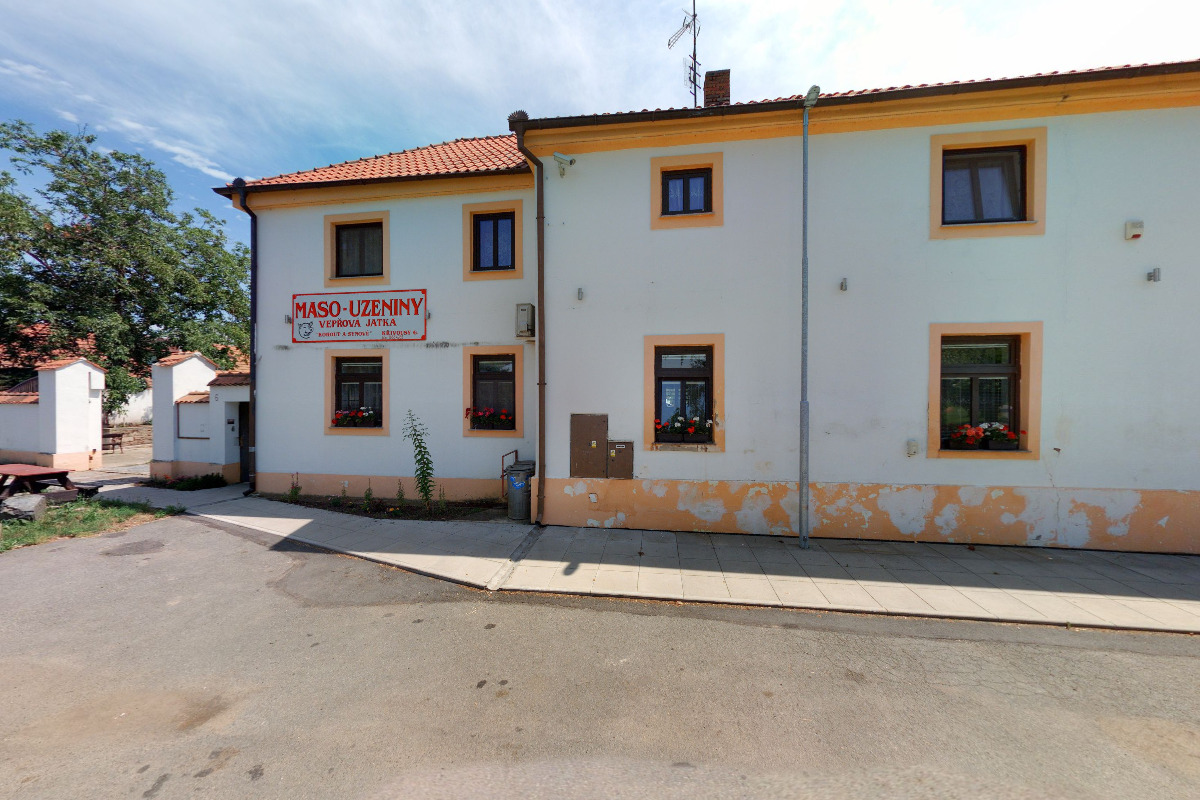 MASO-UZENINY - Kohout a synové foto 2