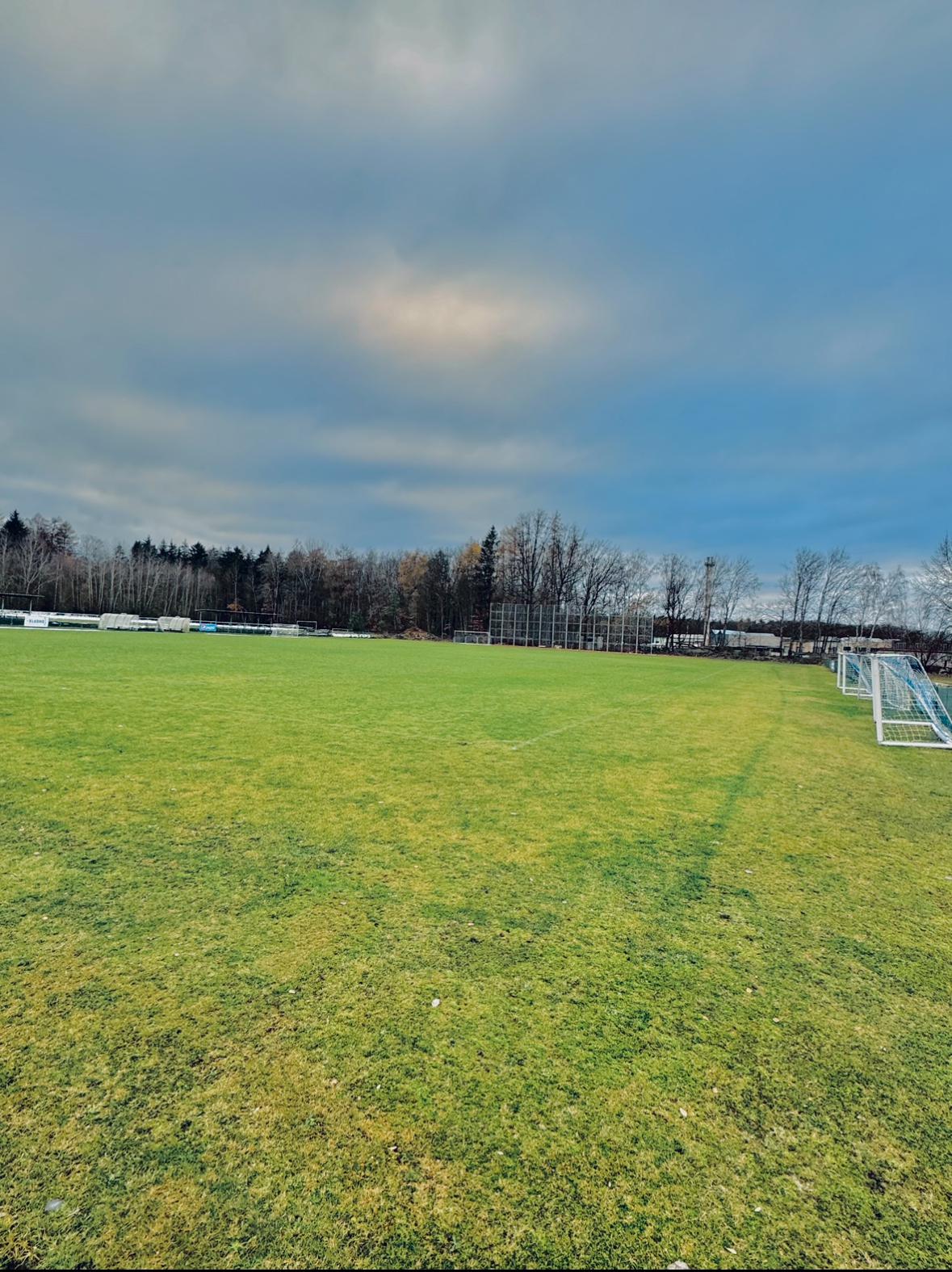 Fotbalové hřiště Slavoj Kladno foto 6