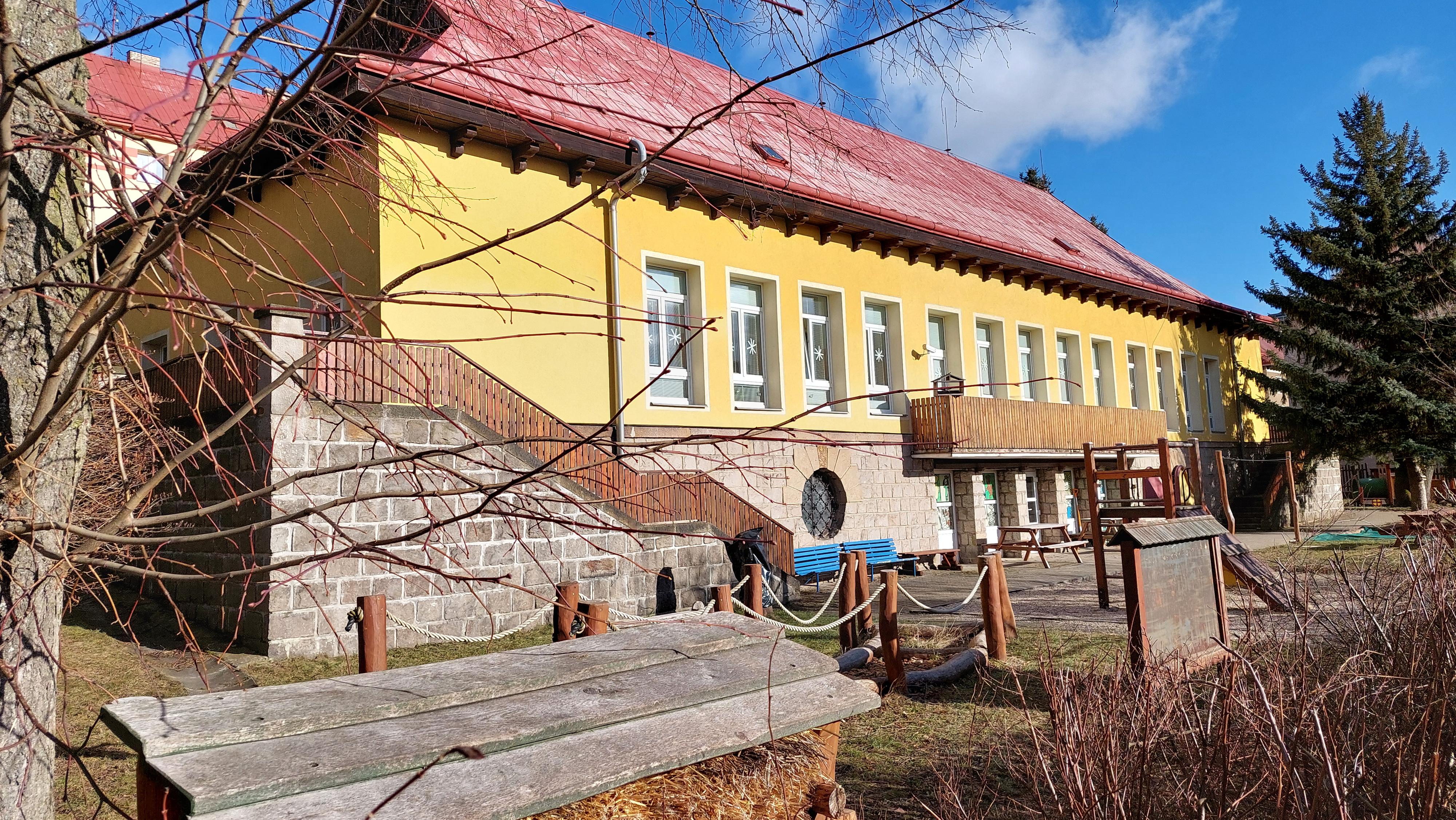 ZŠ a MŠ Meziboří, Mírová foto 2