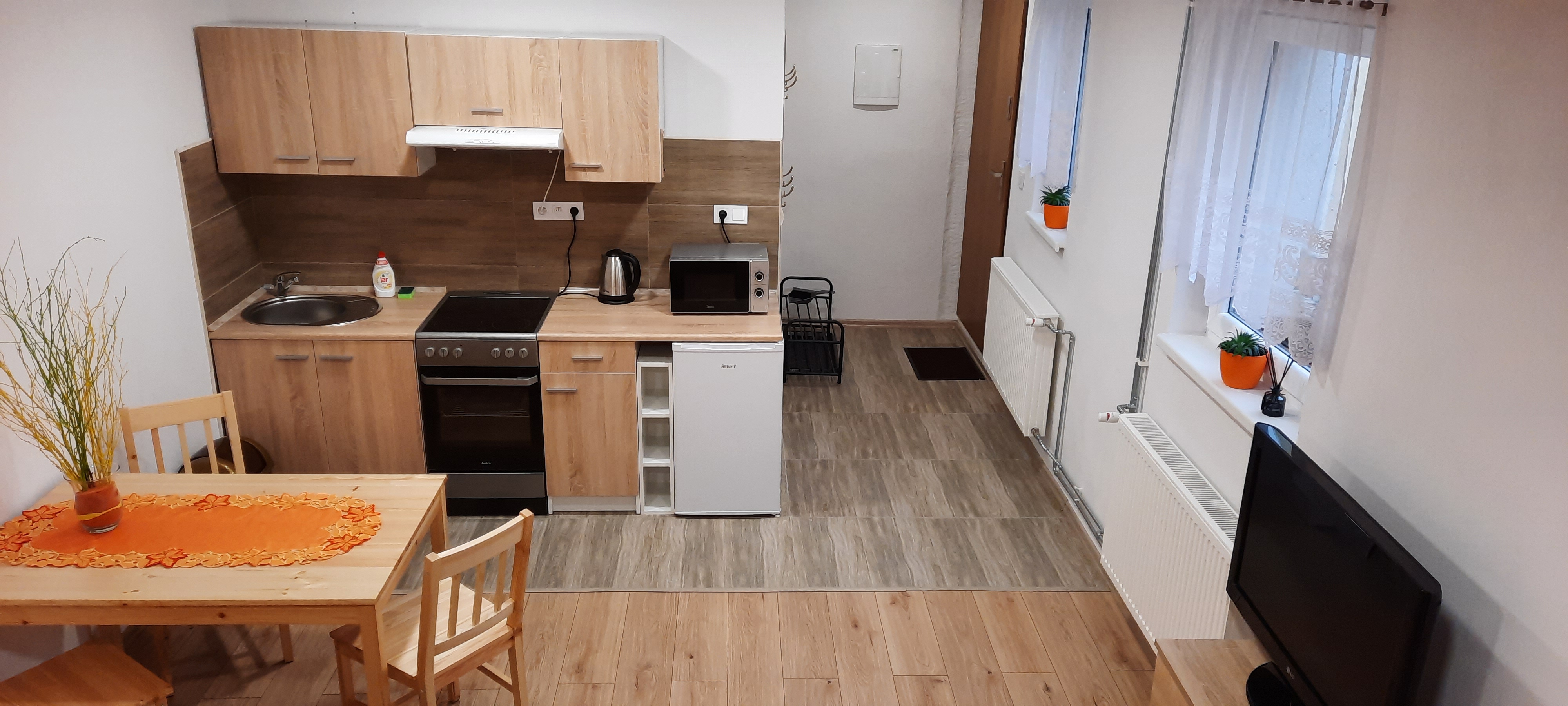 Vejminek pod smrkem foto 4