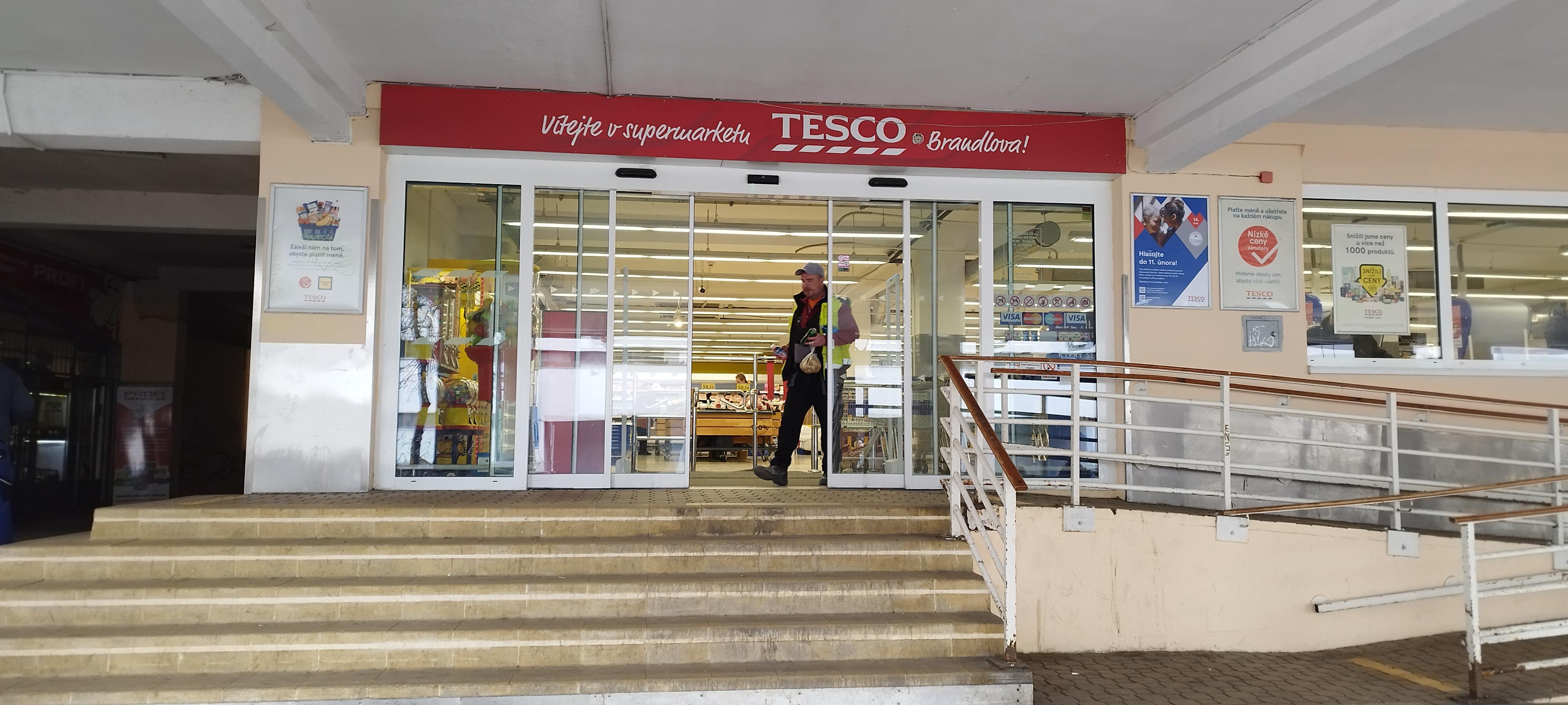 Tesco Supermarket foto 3