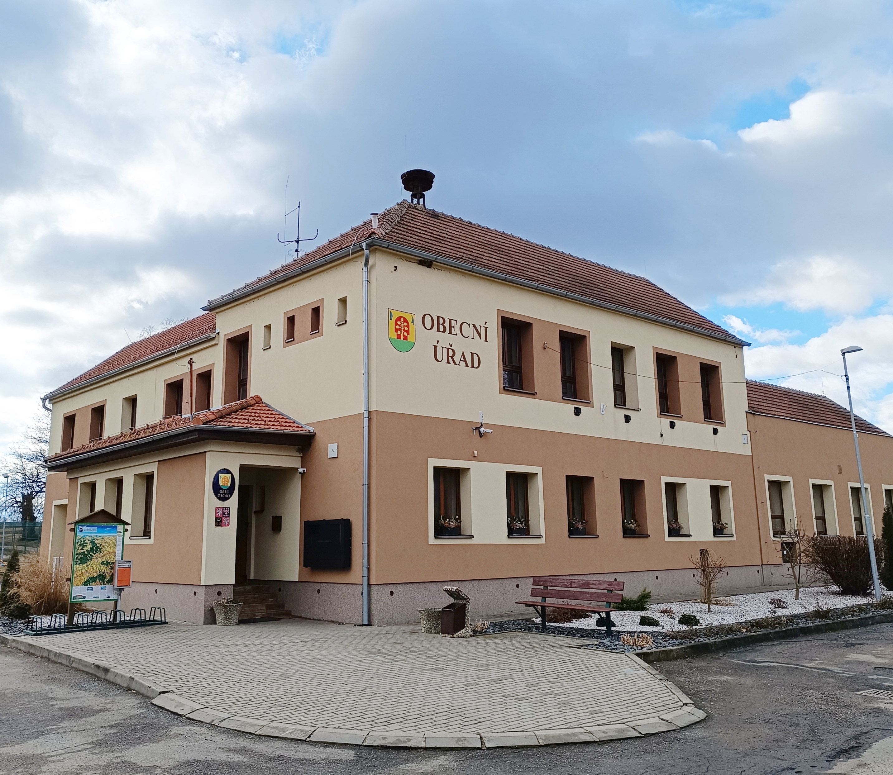 Lysovice - obecní úřad foto 2