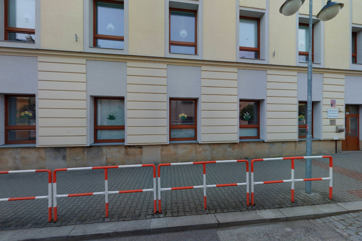 Základní škola, Hořice, Komenského 338, okres Jičín foto 2