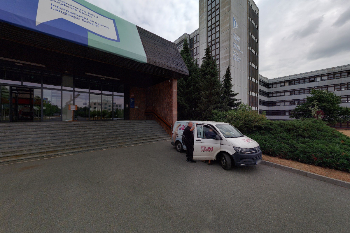 Fakulta ekonomická Západočeské univerzity v Plzni foto 4
