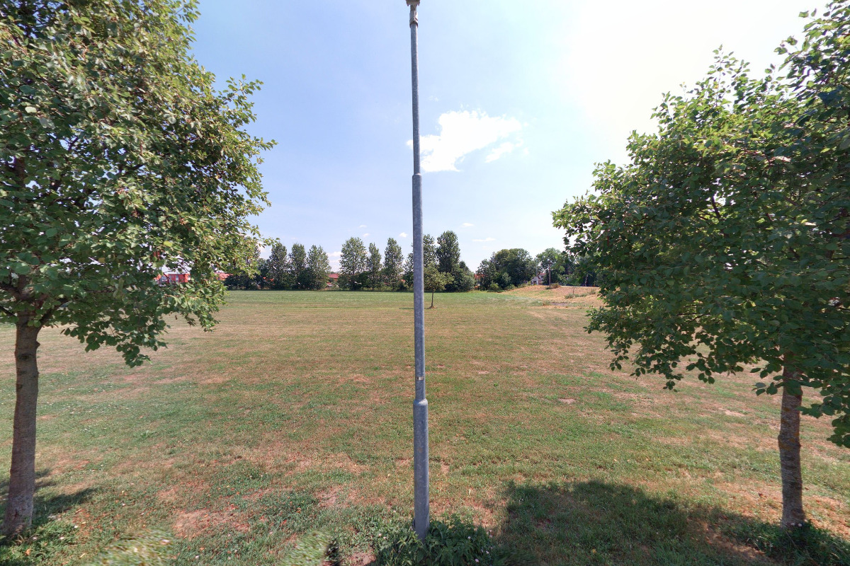 Fotbalové hřiště Černilovská