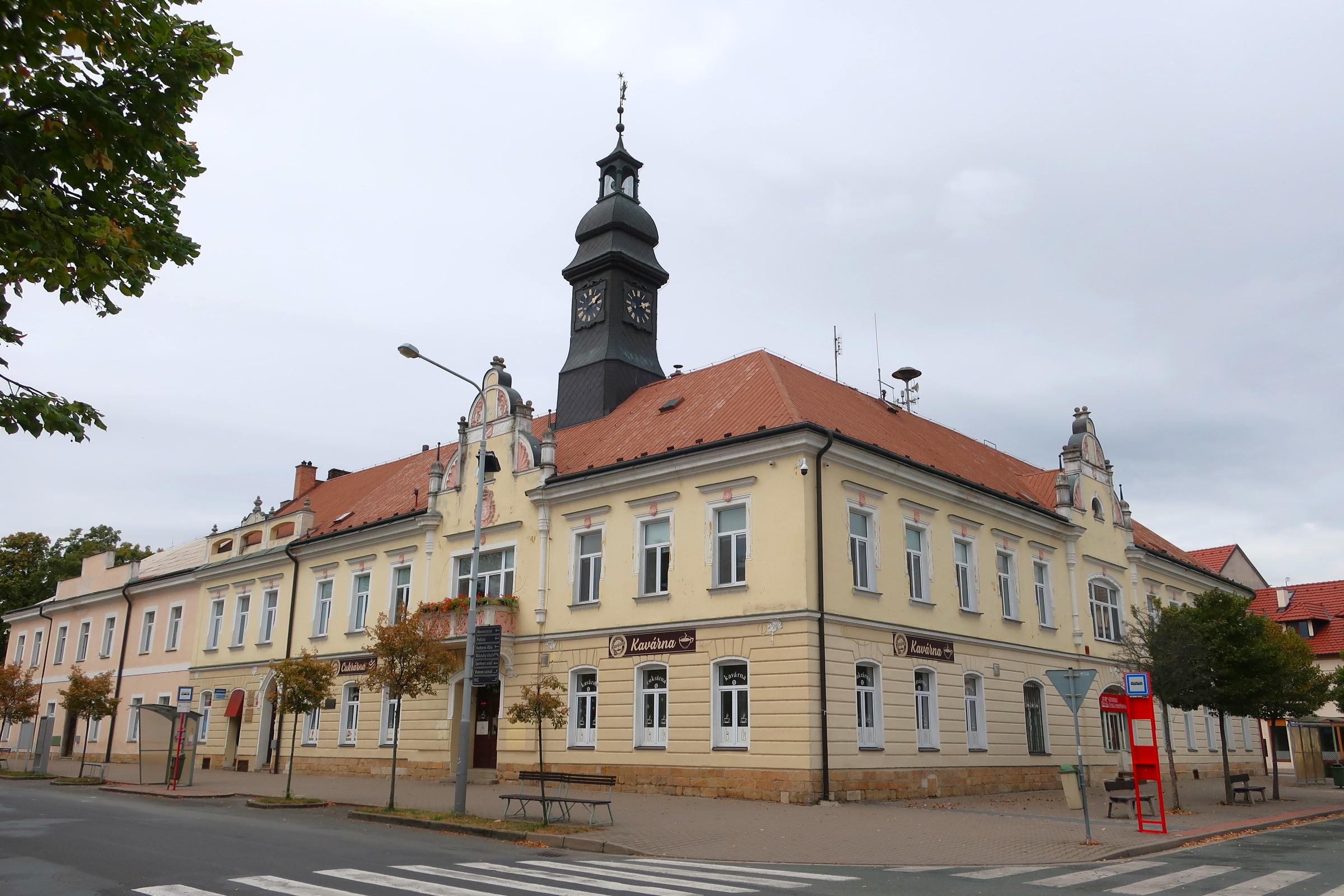 Městec Králové - městský úřad foto 3