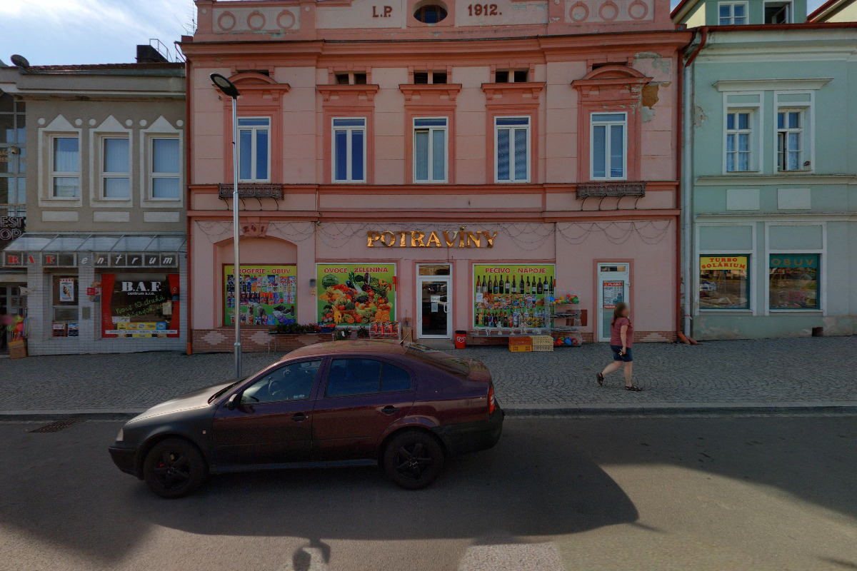 Potraviny náměstí Kašpara Šternberka 	241 foto 4